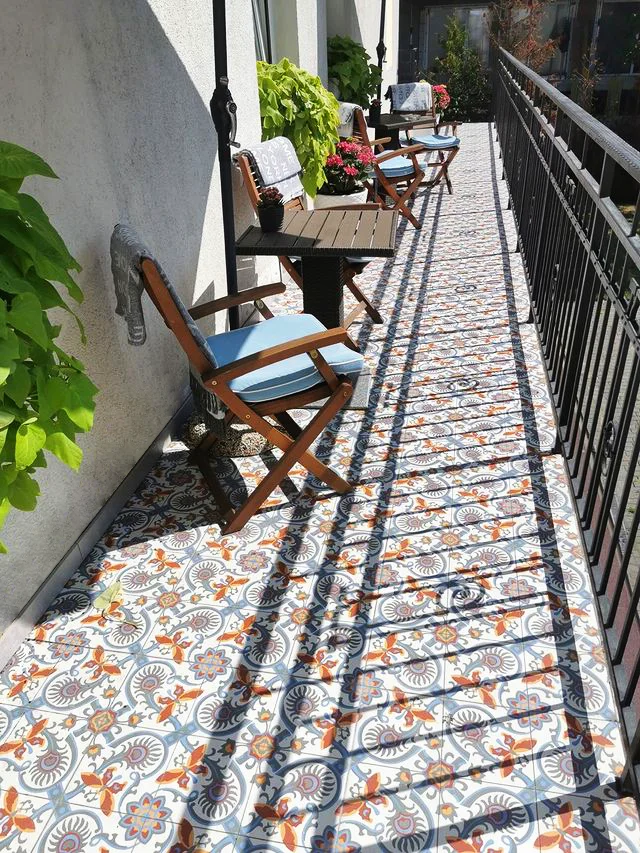 Aparici Terrassenplatte Altea Alda Schmetterlinge