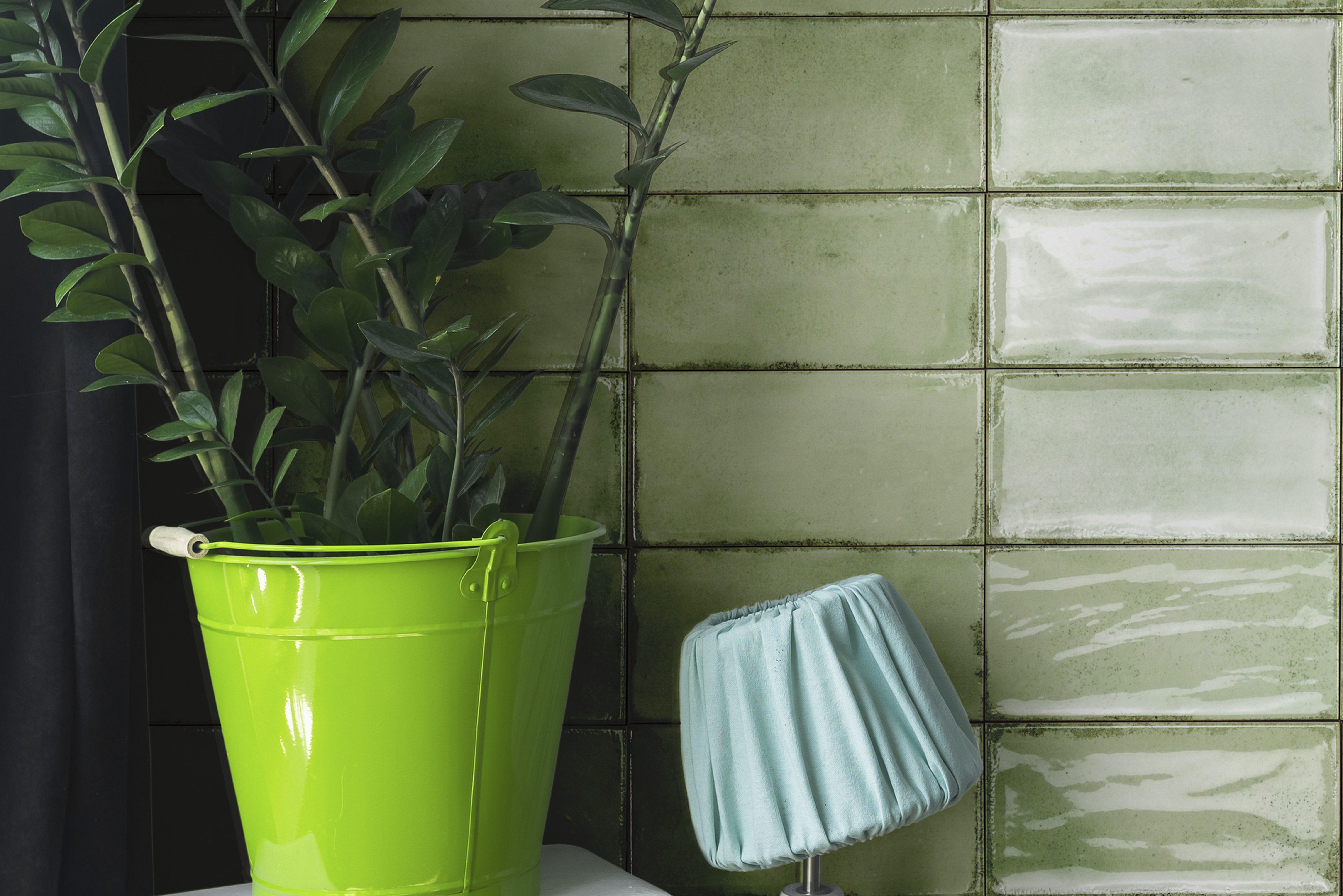 Wandfliese glasiert gewellt mediterran Retro Vintage grün glänzend Vita Mela Fabresa