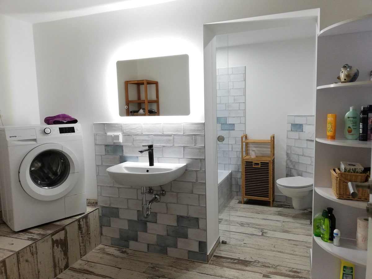 Wandfliese glasiert gewellt mediterran Retro Vintage weiß glänzend Vita Bianco Fabresa