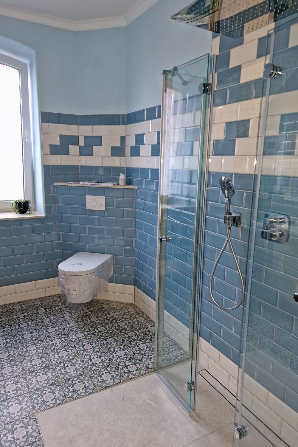 Metro Fliese Craquelé Krakelee antik blau glänzend Facettenfliese