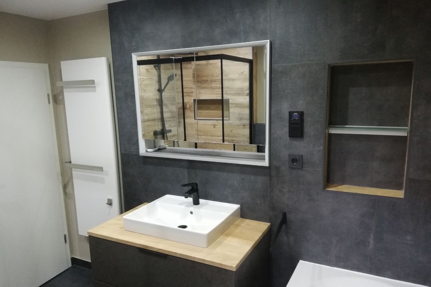 Fliese Betonoptik schwarz durchgefärbtes Feinsteinzeug kalibriert Patch Black Ragno by Marazzi