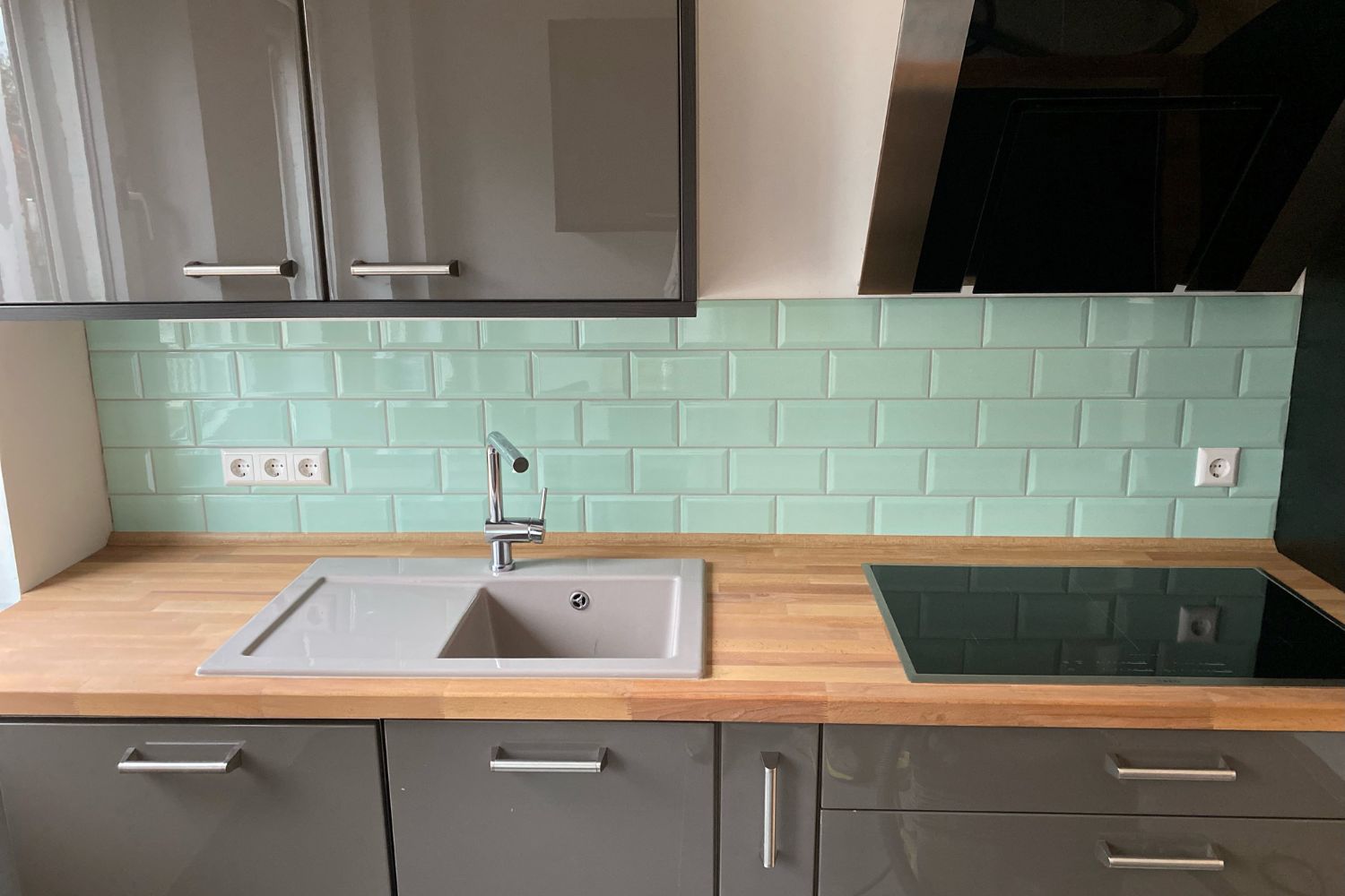 Metro Fliese pastellgrün glänzend 10x20 Subway Wandfliese Bad, Küche Facettenfliese Fabresa