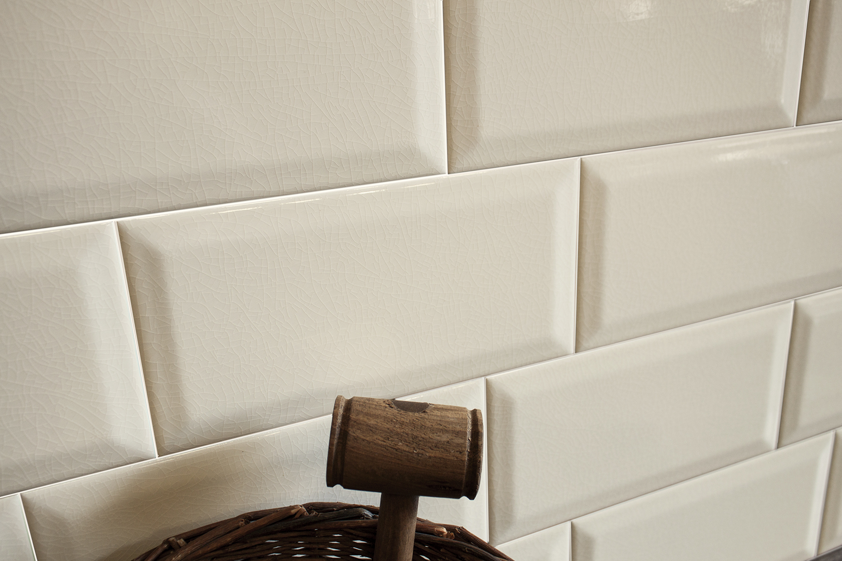 Metro Fliese krakeliert für Küche Bad Craquelé Krakelee creme-weiß glänzend Facettenfliese