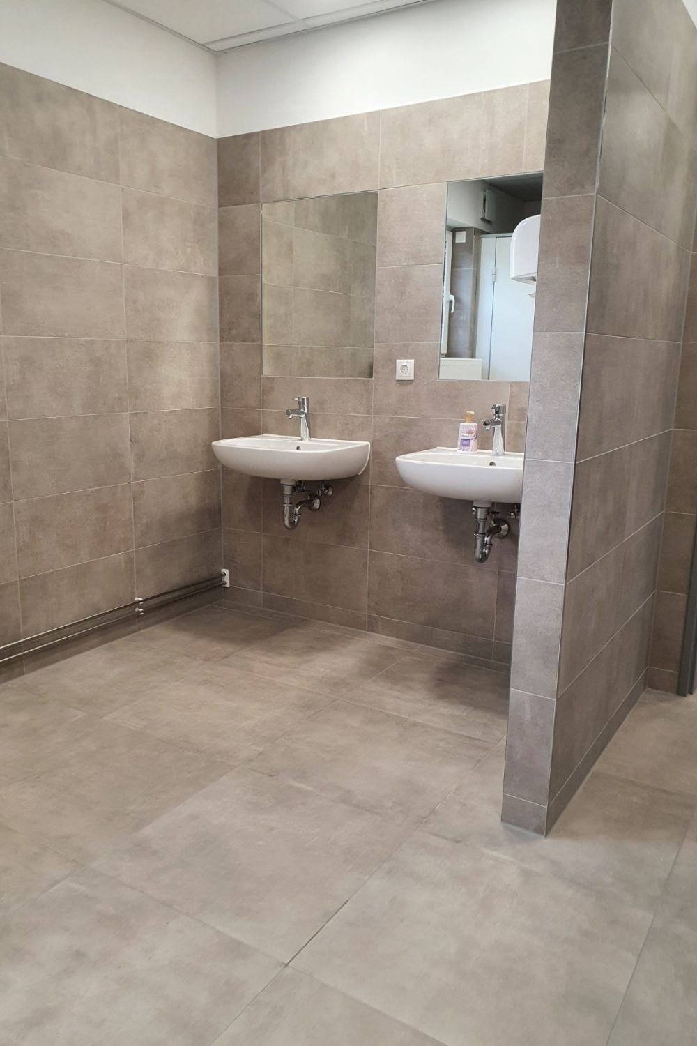 Fliese Betonoptik hell beige durchgefärbtes Feinsteinzeug kalibriert Patch Almond Ragno by Marazzi