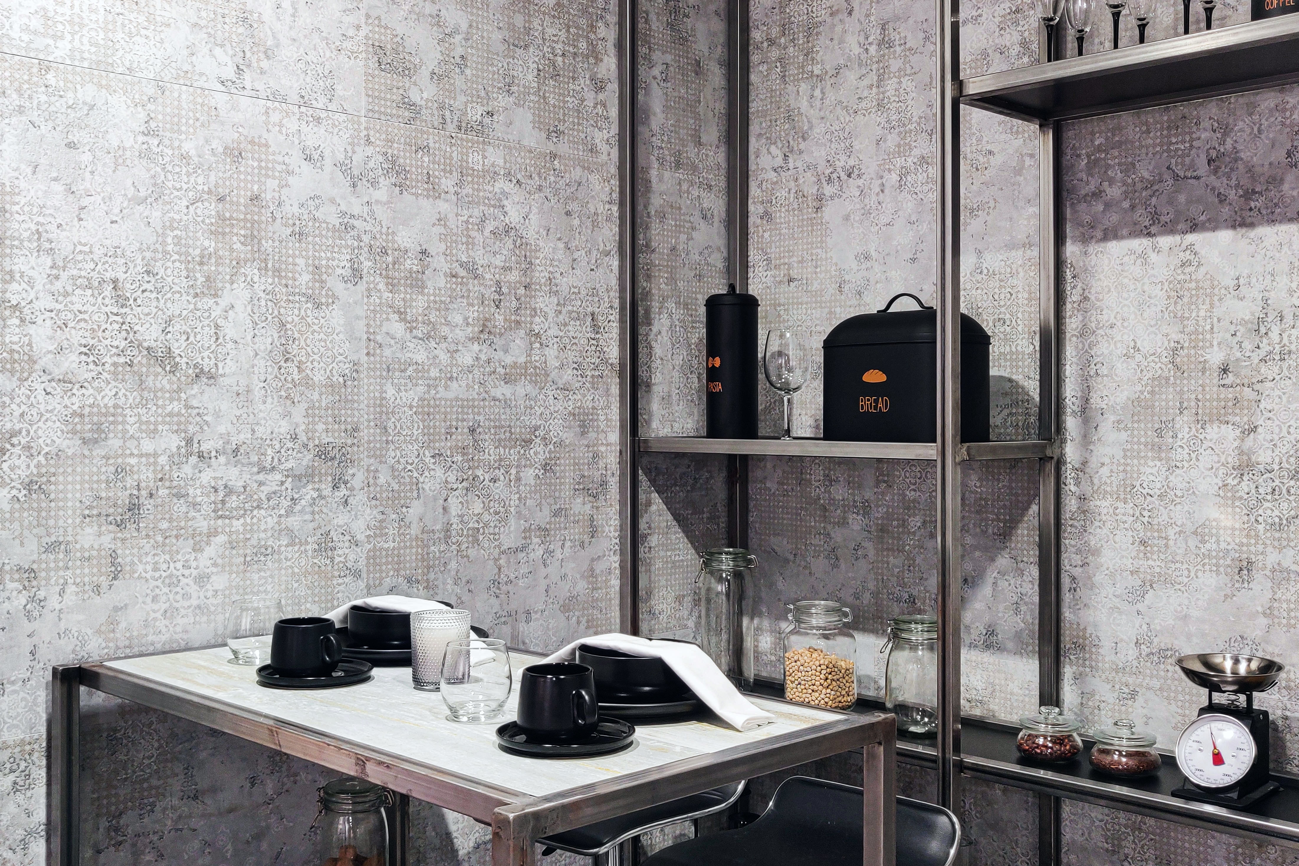 Aparici Wandfliese Teppichoptik Rug Grey im Wohnzimmer Fliese Vintageoptik grau