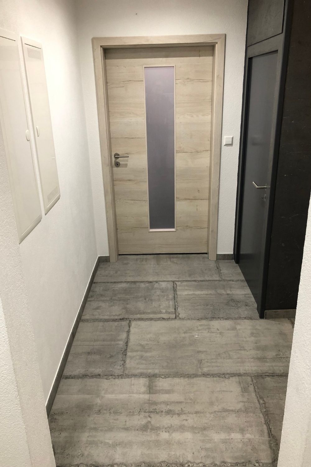 Fliese Sichtbeton Betonoptik Großformat grau hellgrau Form Grey Sant Agostino