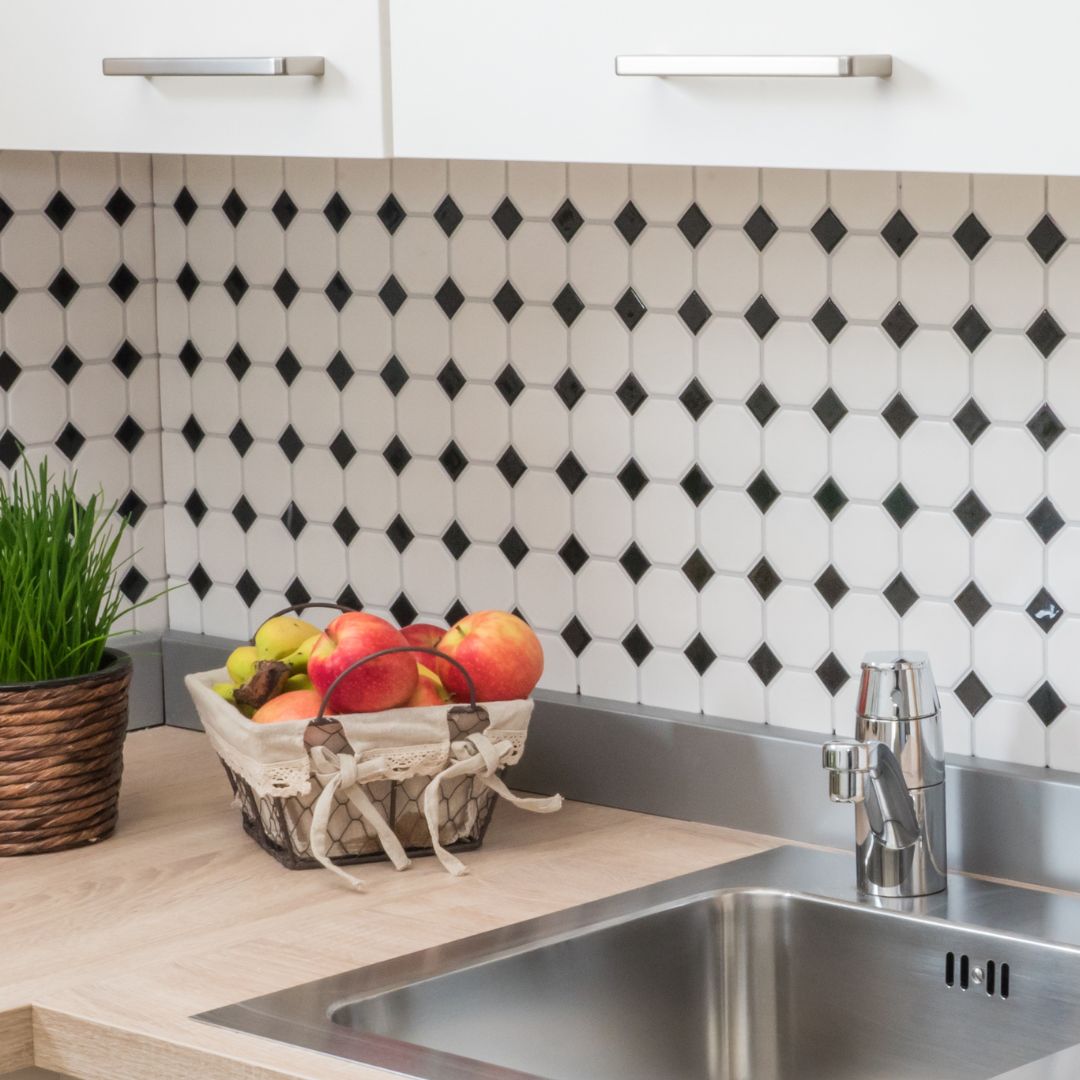 Achteck-Mosaikfliesen Oktagon weiß-schwarz 30x30 cm netzverklebt | kleine Ausführung