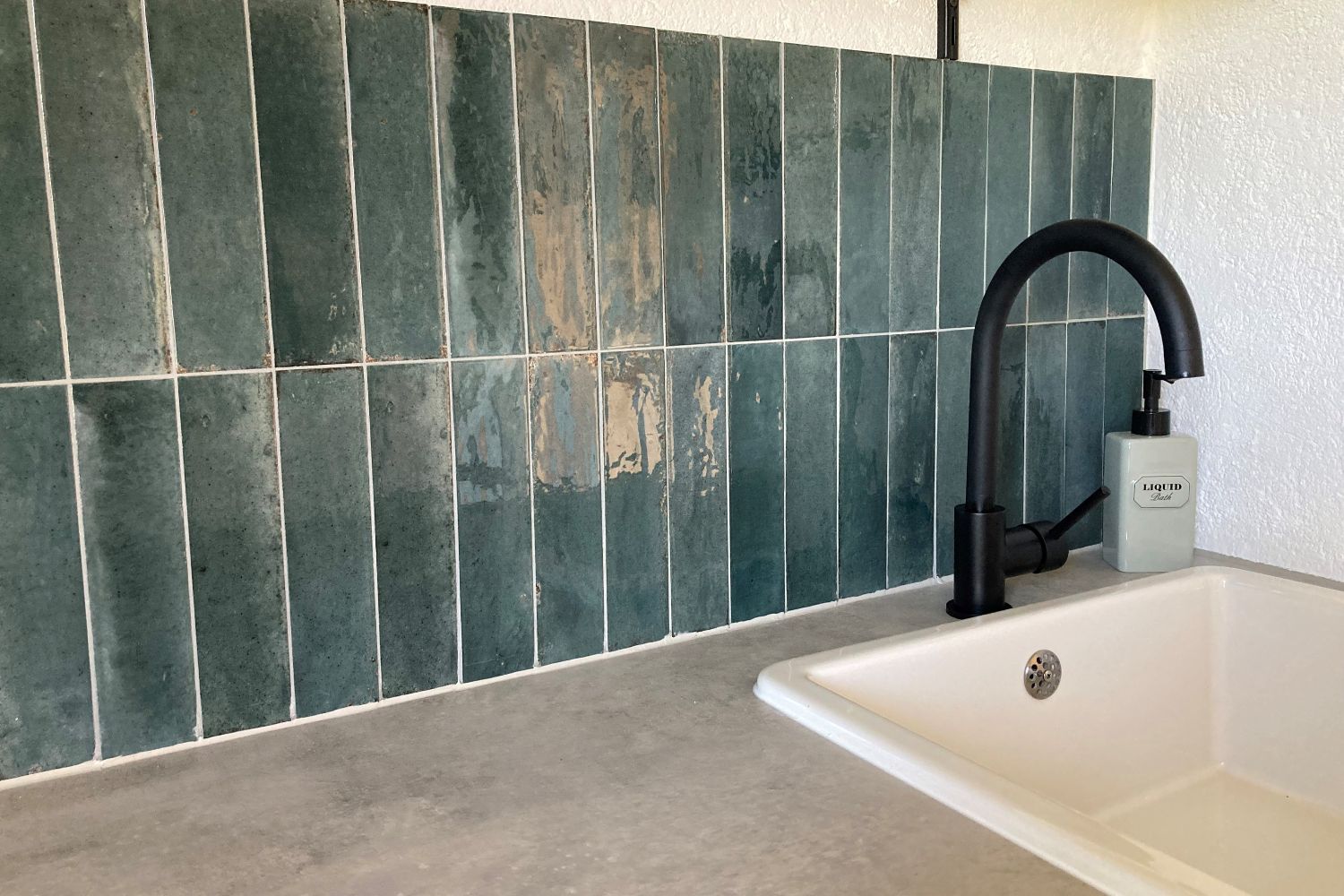 Fliese türkis glasiert unregelmäßige Oberfläche Look Ragno by Marazzi