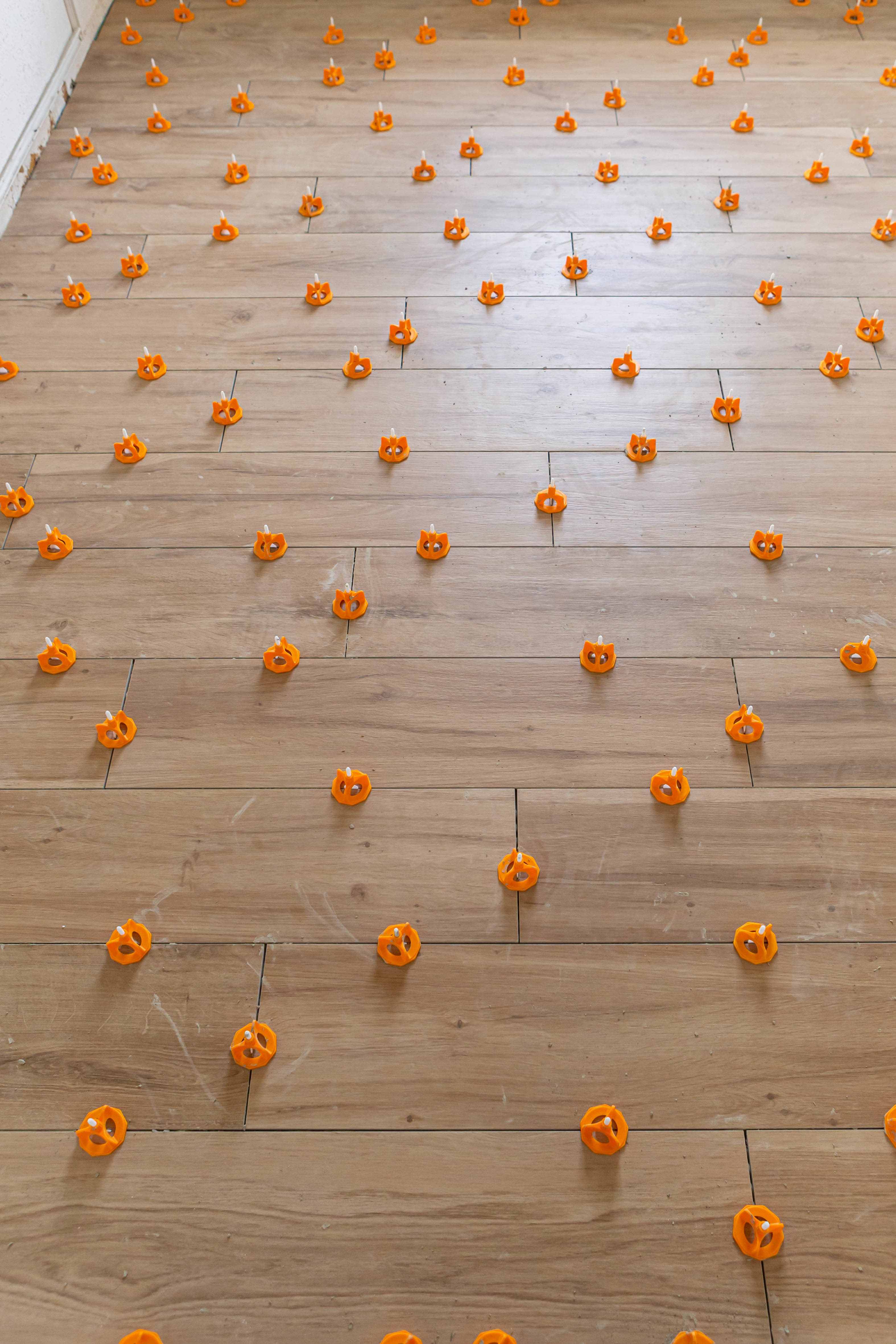 Nivelliersystem für Fliesen leicht und schnell fixieren ausrichten