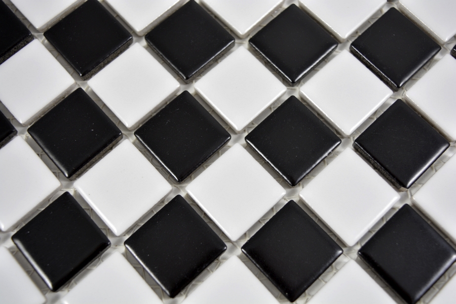 Mosaik Schachbrett schwarz weiß matt 32,6x30cm auf Netz