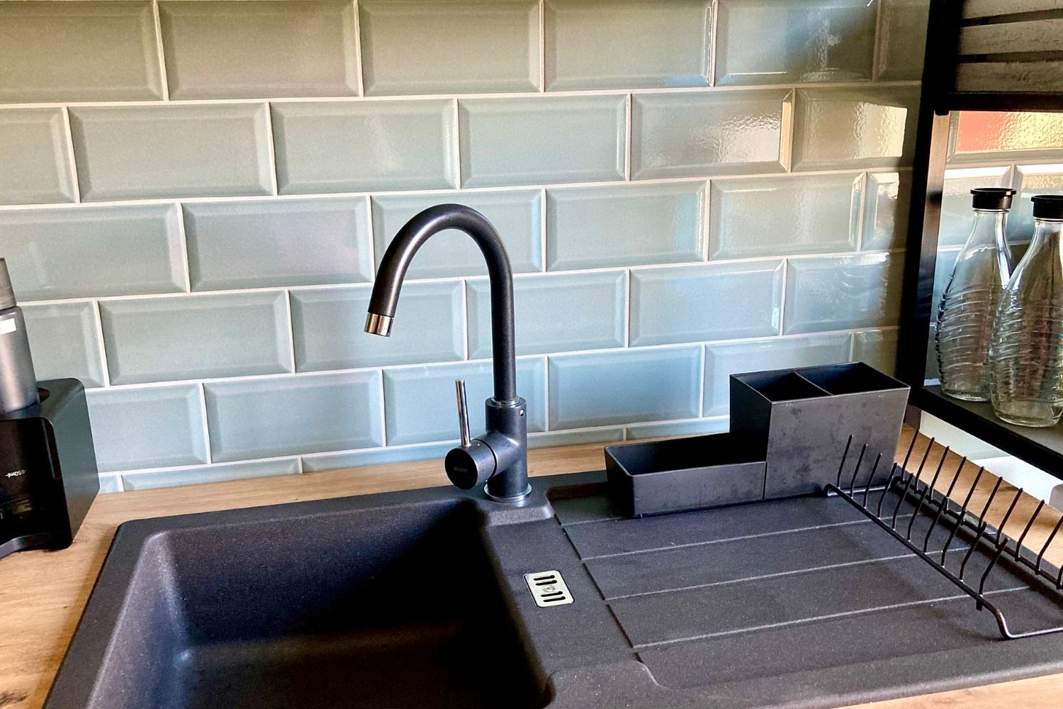 Metro Fliese Craquelé Krakelee antik grau-grün glänzend Facettenfliese