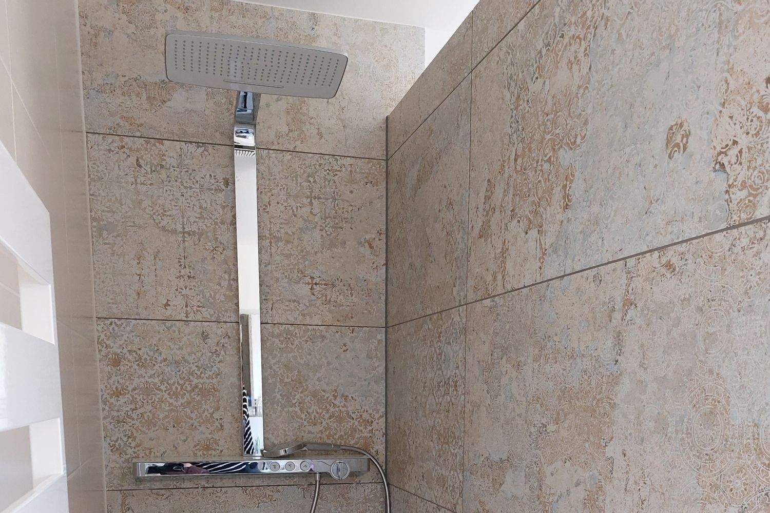 Fliese Ornamente Vintage Teppichoptik beige Carpet Sand natural Dusche