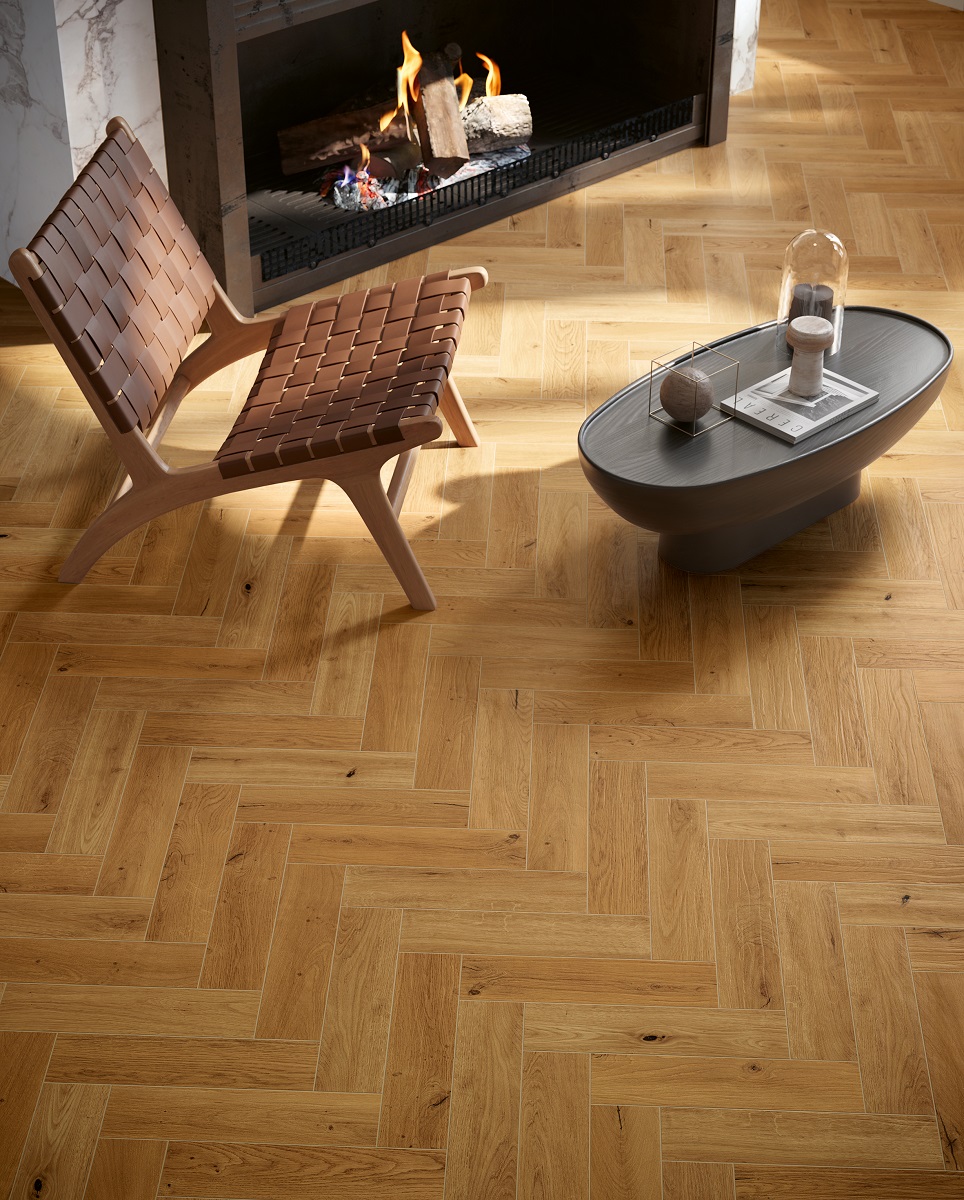 Fliese Holzoptik Fischgrät Herringbone warme Eiche I Roveri Rovere Intenso