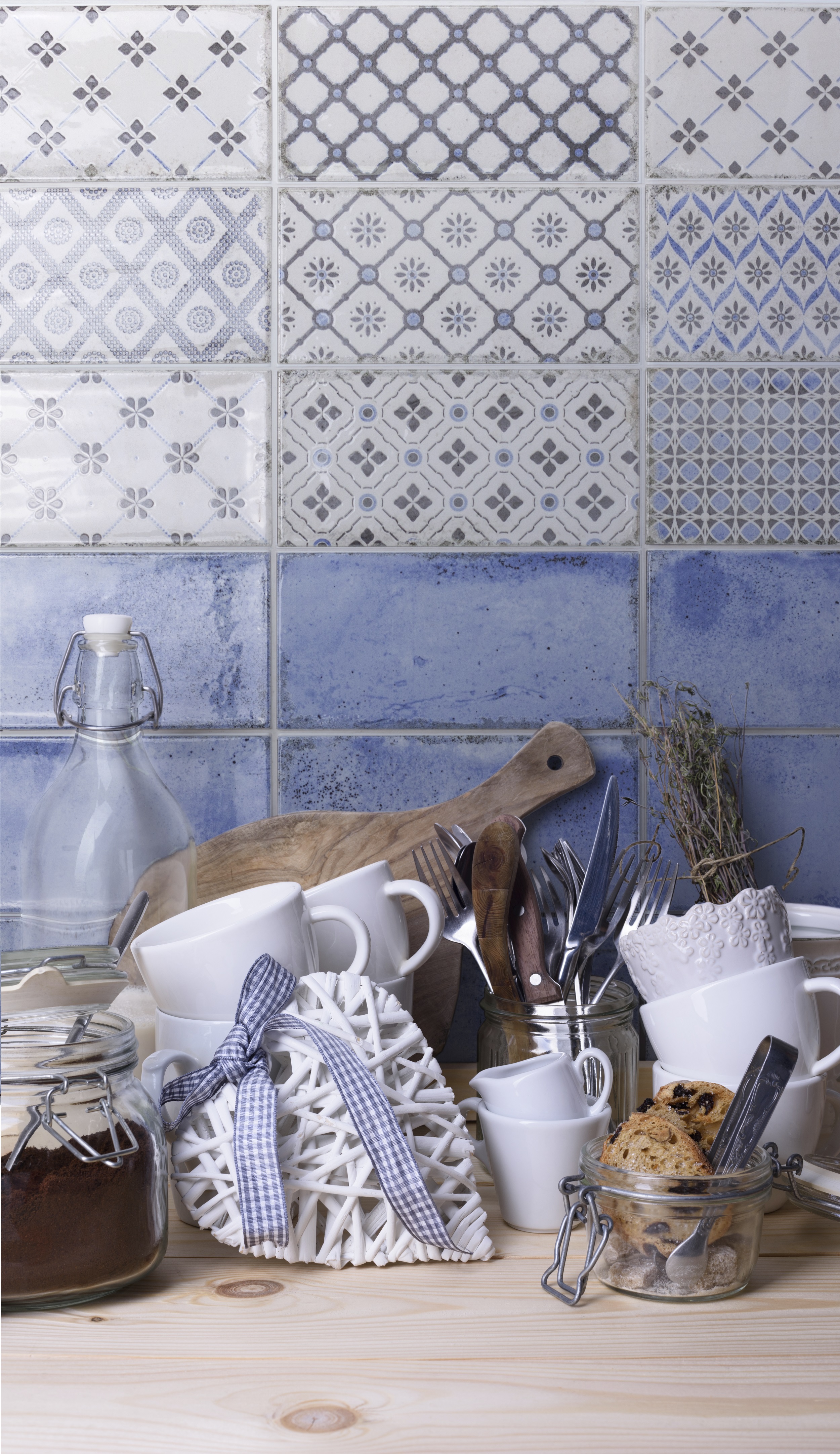 Wandfliese glasiert gewellt mediterran Retro Vintage blau glänzend Vita Mare Fabresa