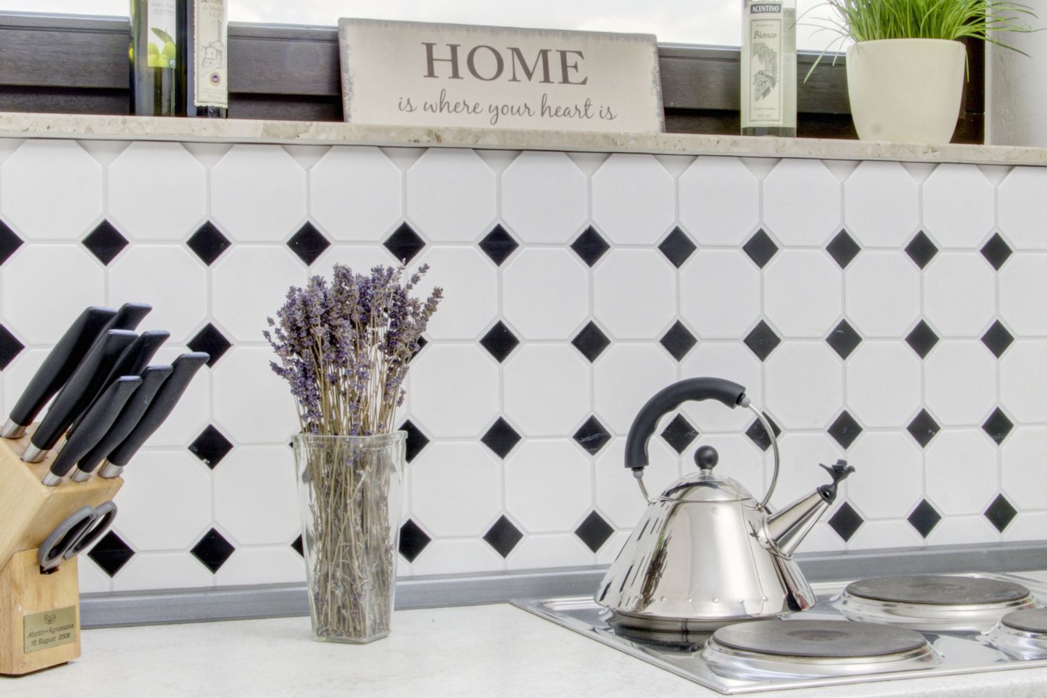 Achteck-Mosaikfliesen Oktagon weiß-schwarz 30x30 cm netzverklebt | große Ausführung