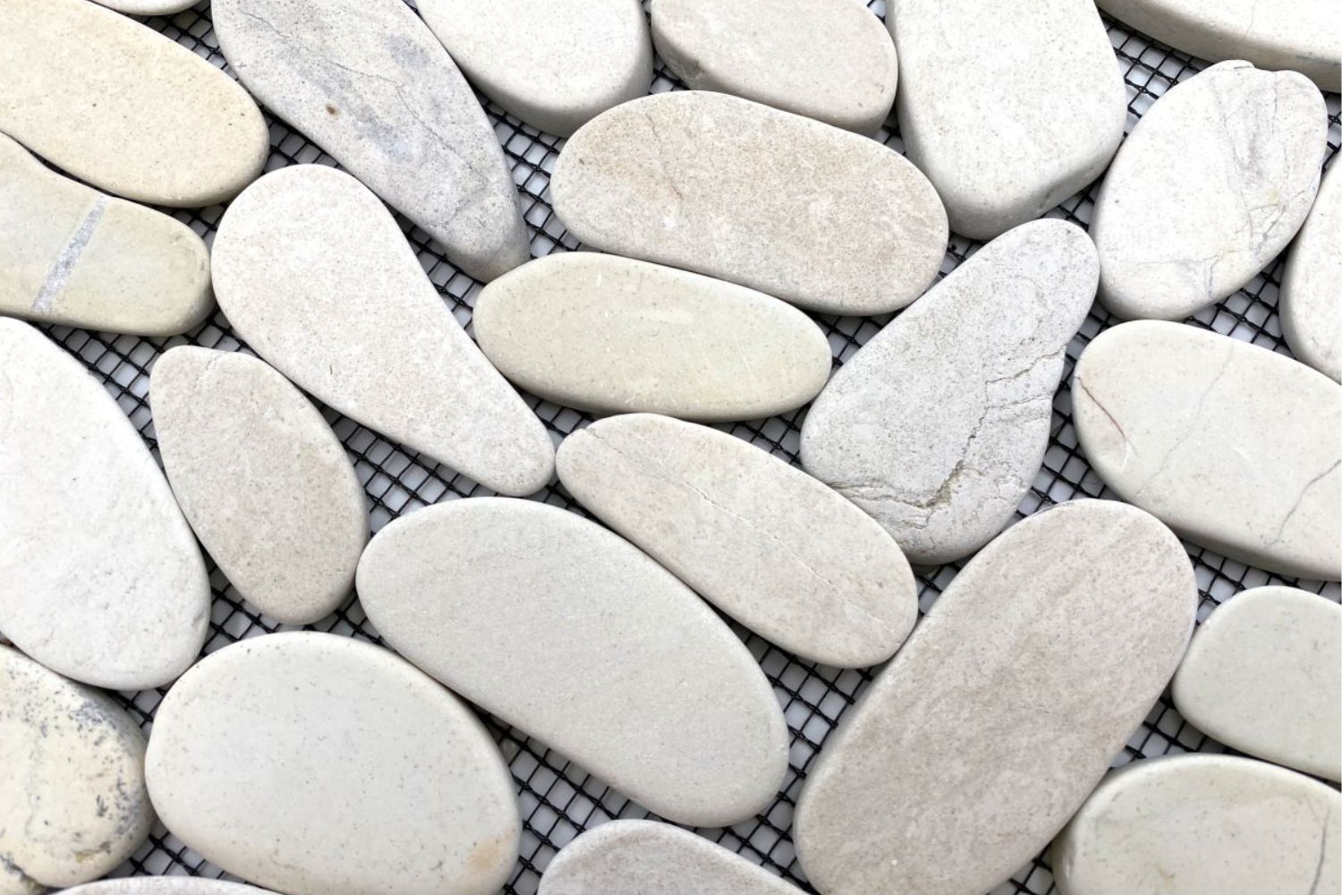 Mosaikfliesen weiß Naturstein Kiesel geschnitten 30,5x30,5 cm netzverklebt