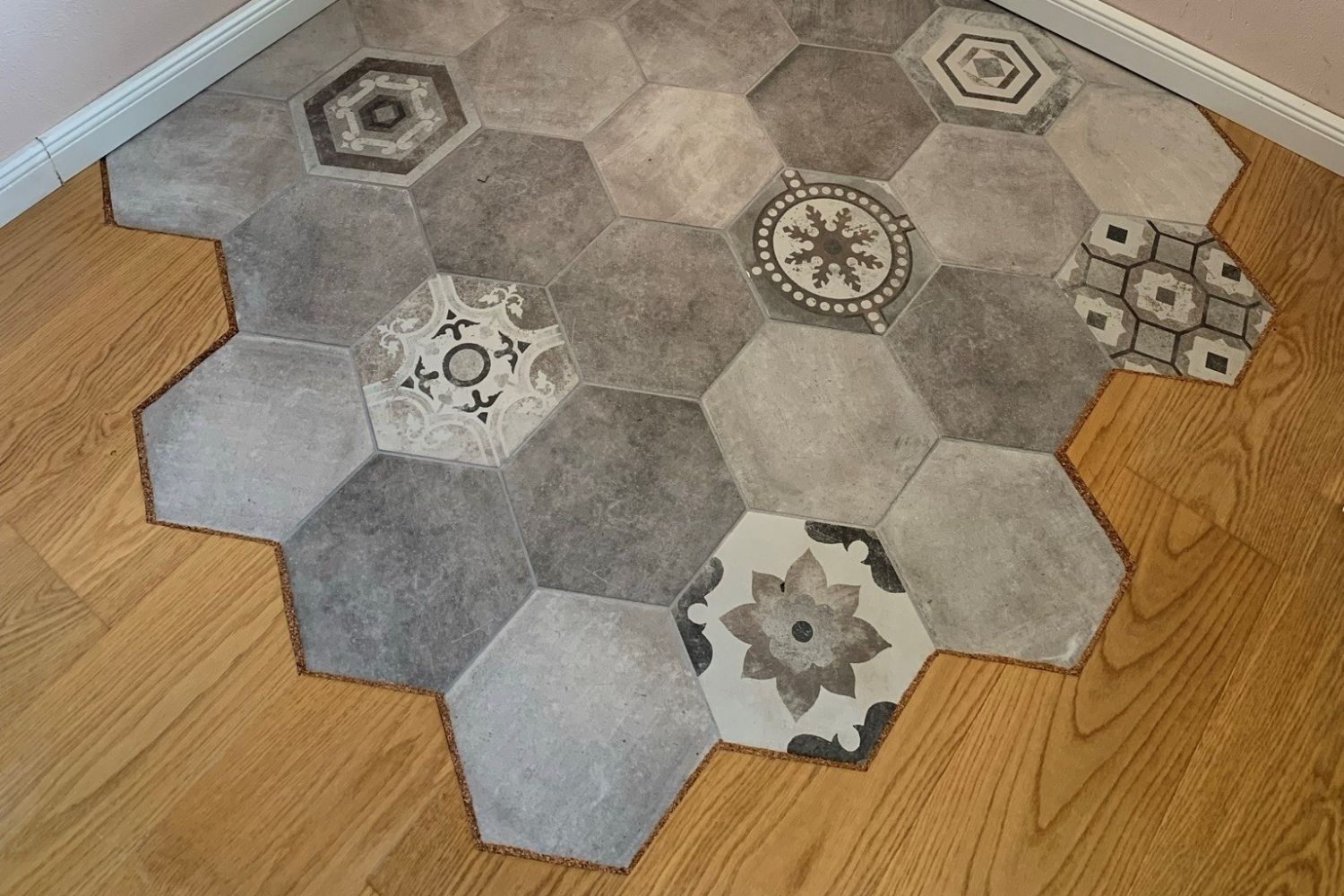 Fliese Sechseck Hexagon Vintage Rustikal grau New Orleans Bourbon Street CIR