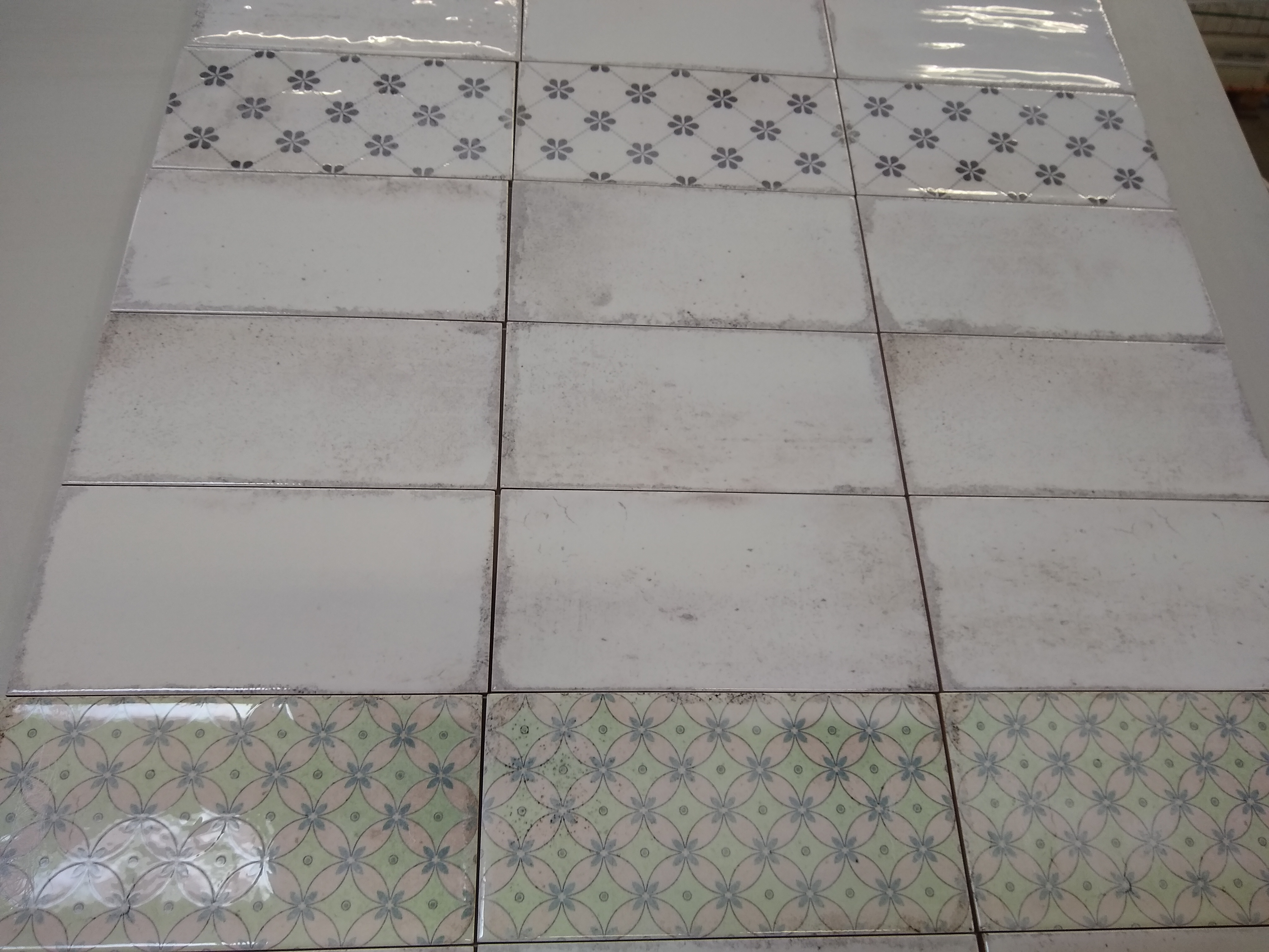 Wandfliese glasiert gewellt mediterran Retro Vintage weiß glänzend Vita Bianco Fabresa