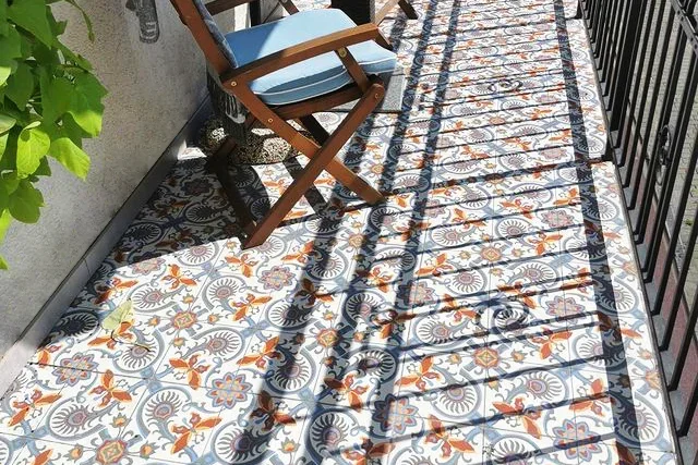 Aparici Terrassenplatte Altea Schmetterlinge Coverbild klein