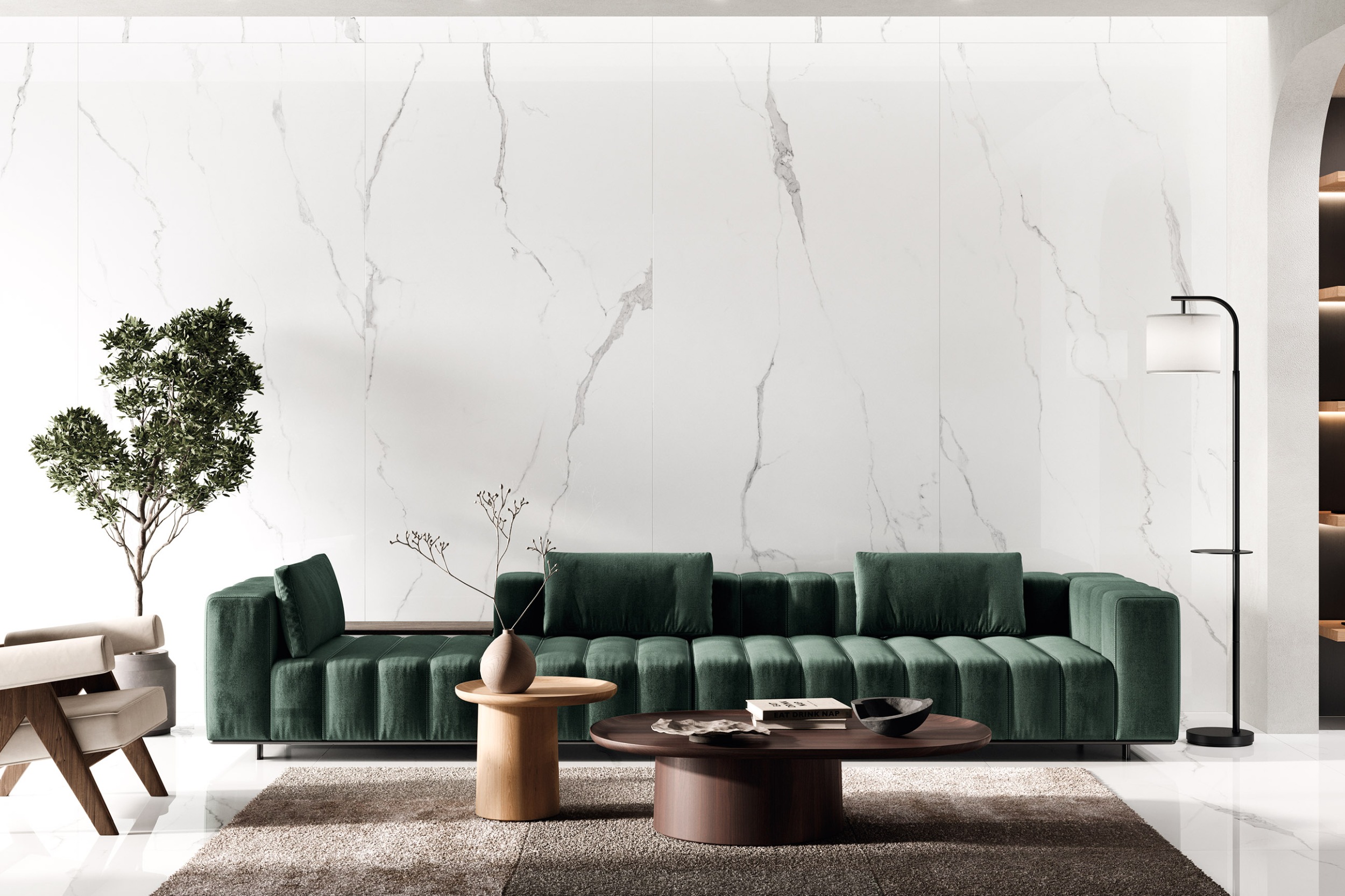 XXL-Fliese Großformat Calacatta-Marmoroptik Ethereal Silver 120x280 cm weiß Wandfliese im Wohnzimmer