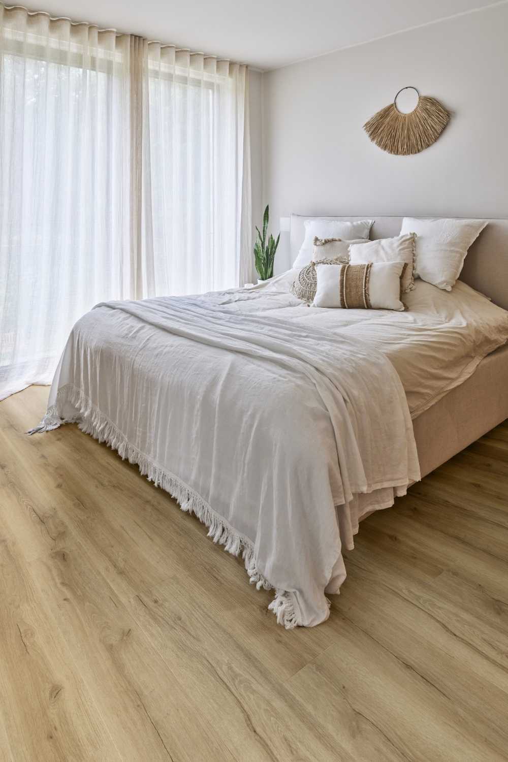 Klick SPC helle Eiche Holzoptik braun 122 x 18 cm "Dolomiti" Vinylboden mit Trittschalldämmung