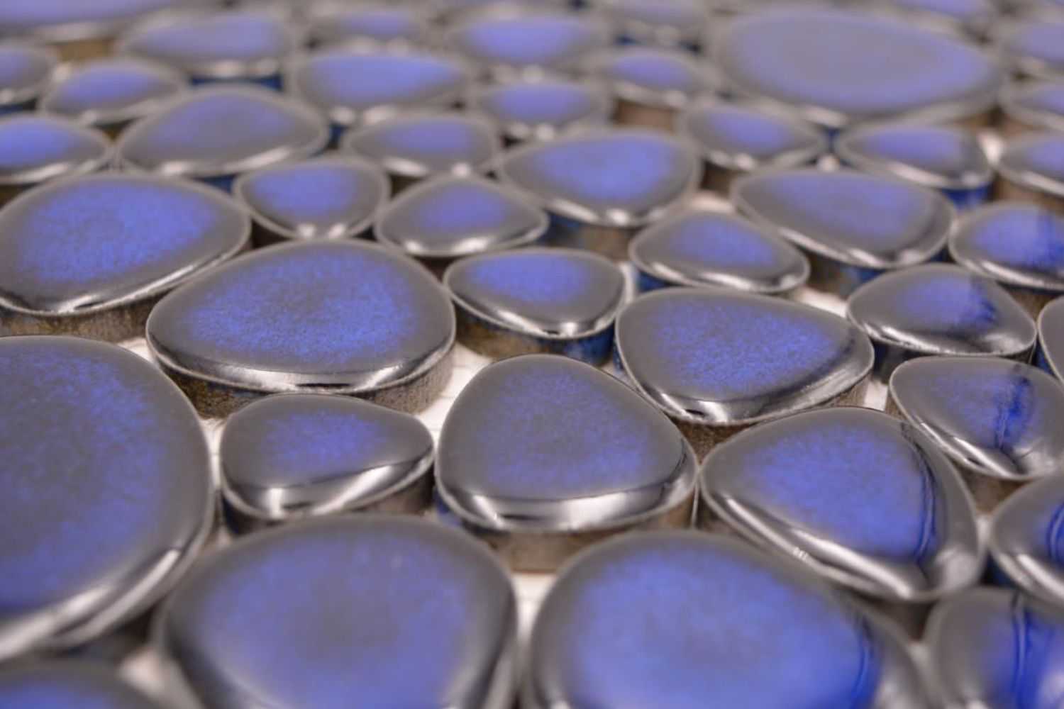 Mosaikfliesen Kiesel blau glänzend 27,5x27,5 cm netzverklebt