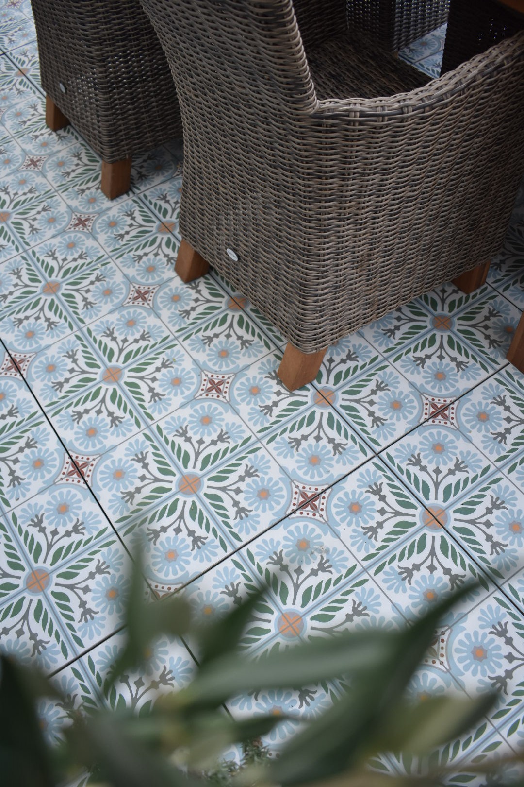 Terrassenplatte Feinsteinzeug Terrassenfliese Patchwork Retro Dekor Olive Altea Olivo Aparici