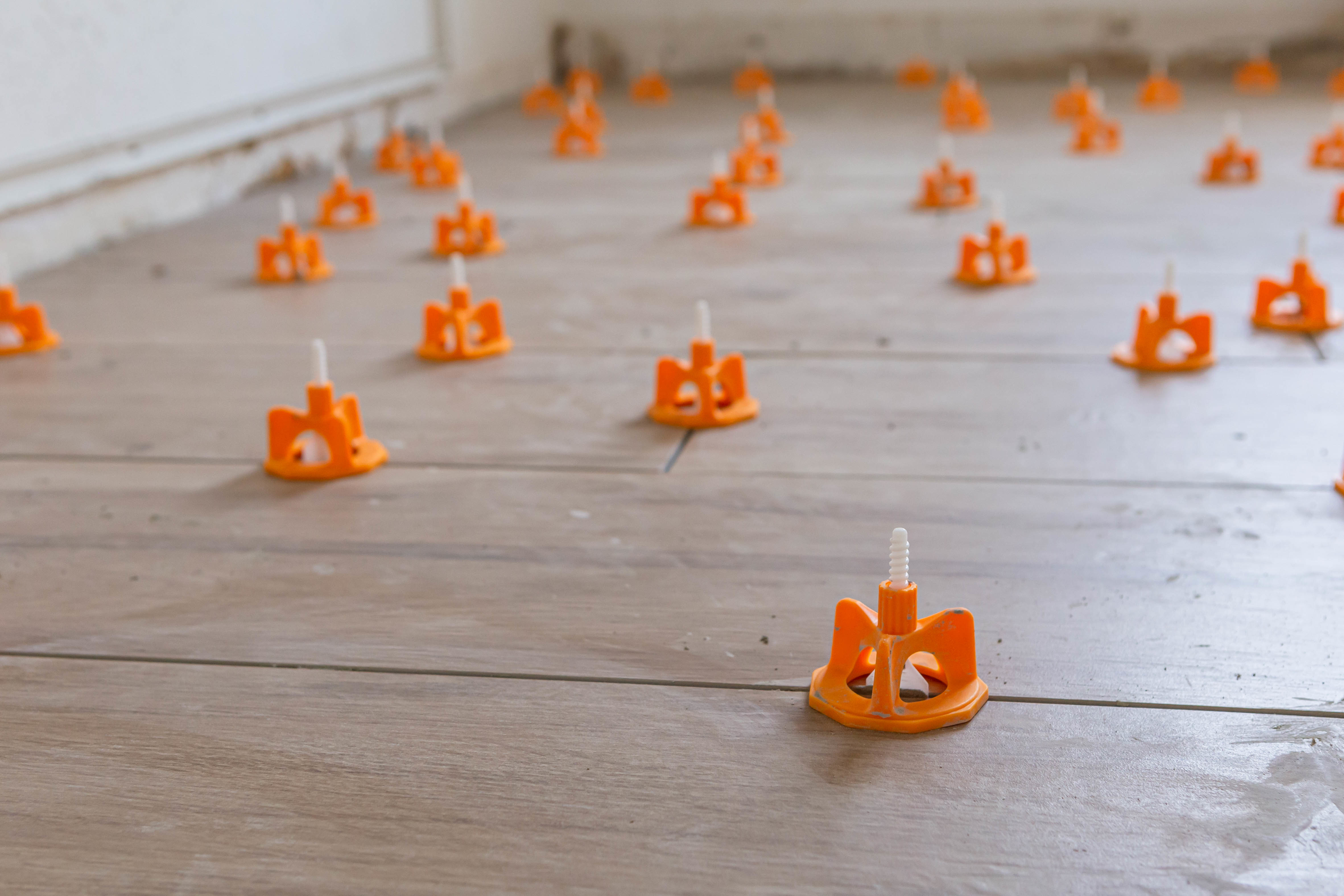 Nivelliersystem für Fliesen leicht und schnell fixieren ausrichten