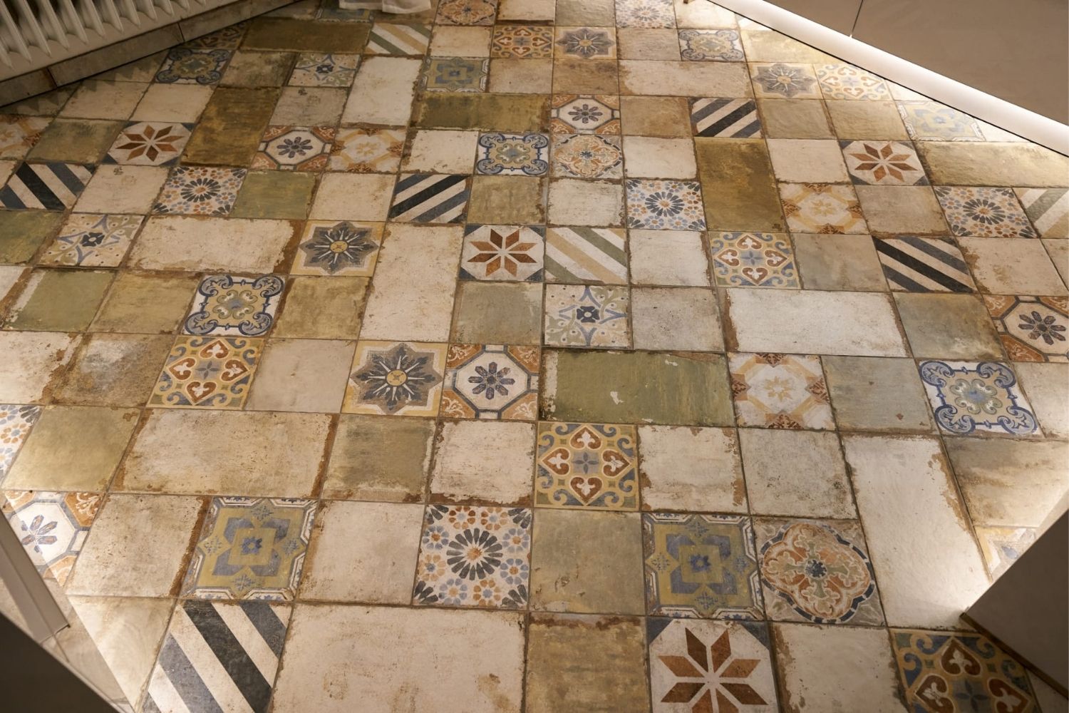 Fliese Vintage Dekor Retro Patchwork bunt Havana Finca Vigia Mix CIR