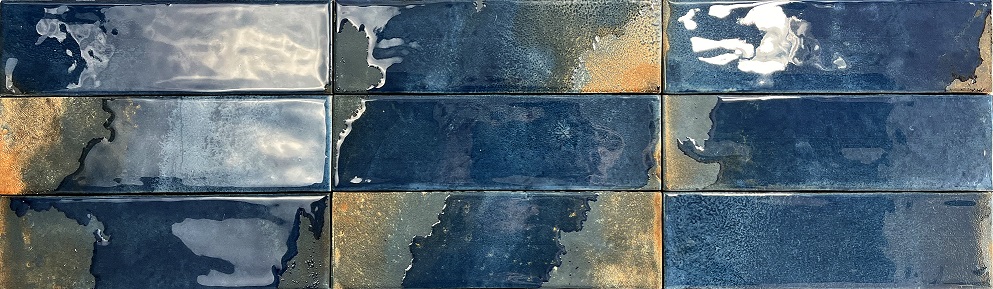 Fliese unregelmäßig Oberfläche 6,4x22,3 cm "Laguna Marino" dunkelblau glänzend reaktive Glasur