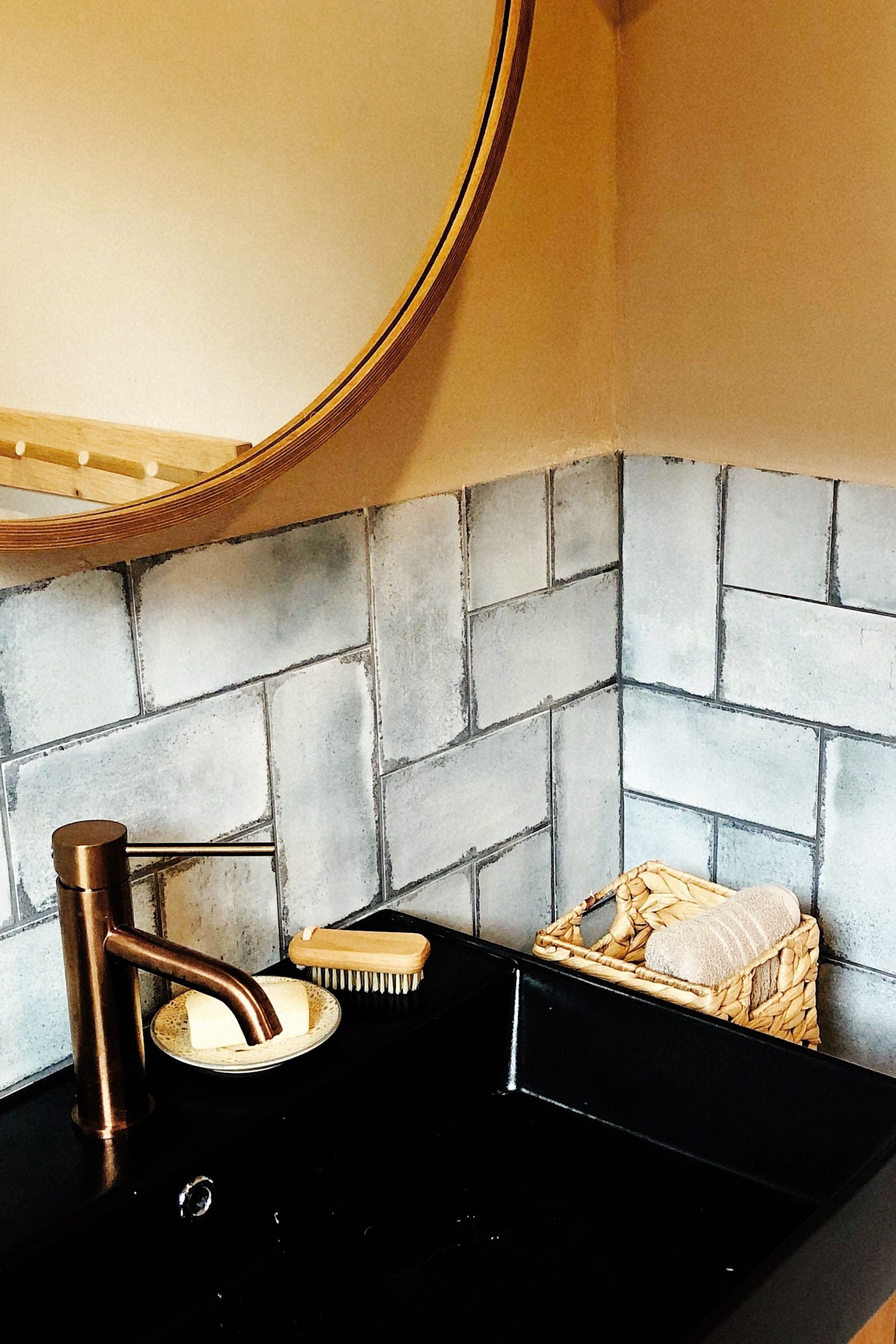 Wandfliese glasiert gewellt mediterran Retro Vintage blau türkis glänzend 10x20cm "Vita Natura"