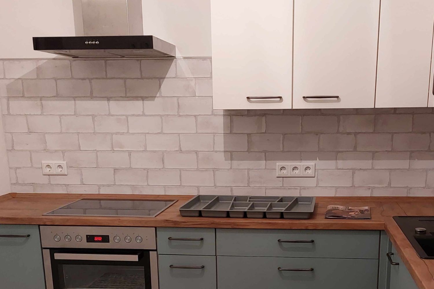 Wandfliese glasiert gewellt mediterran Retro Vintage weiß glänzend Vita Bianco Fabresa