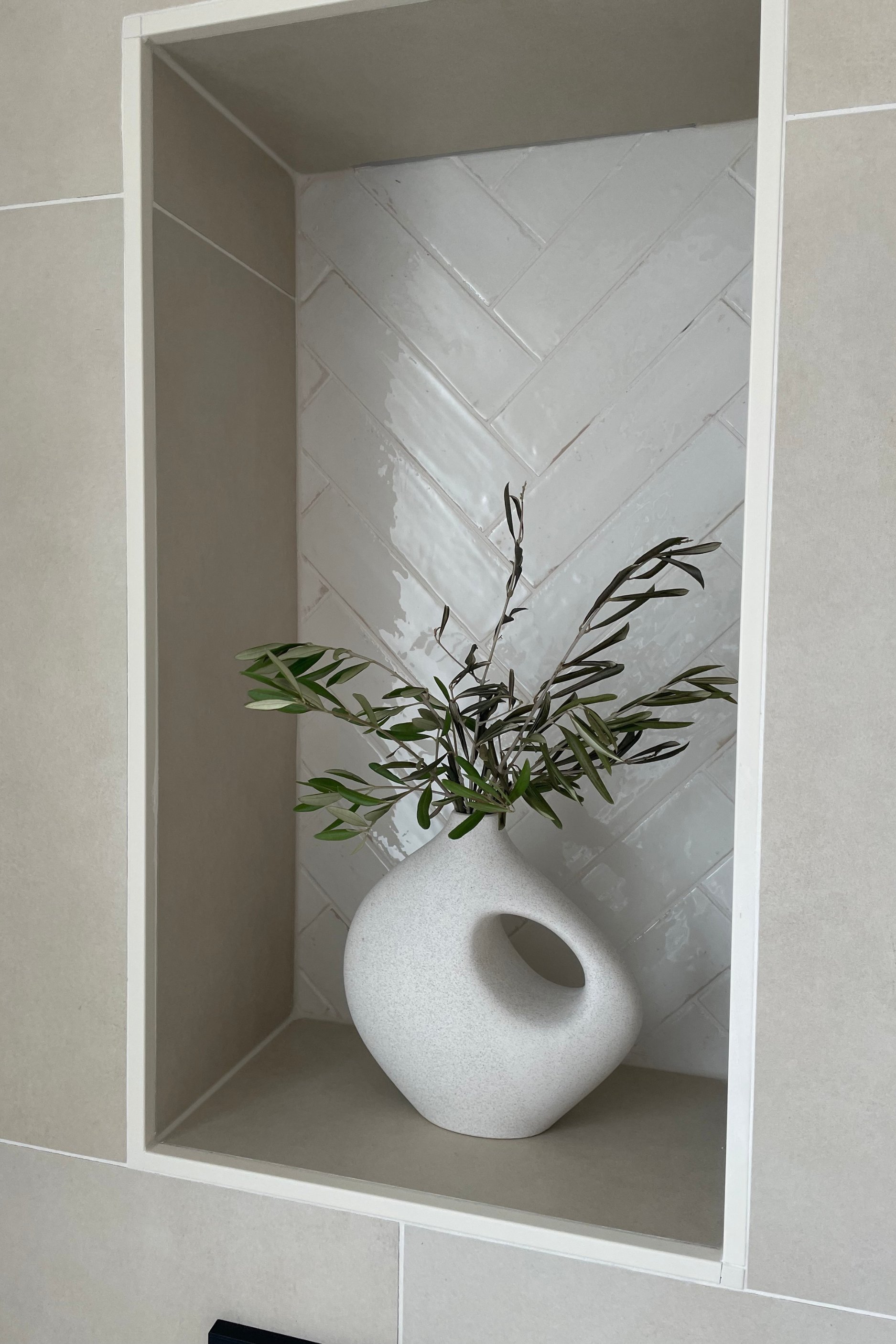 Fliese weiß glasiert unregelmäßige Oberfläche Look Ragno by Marazzi