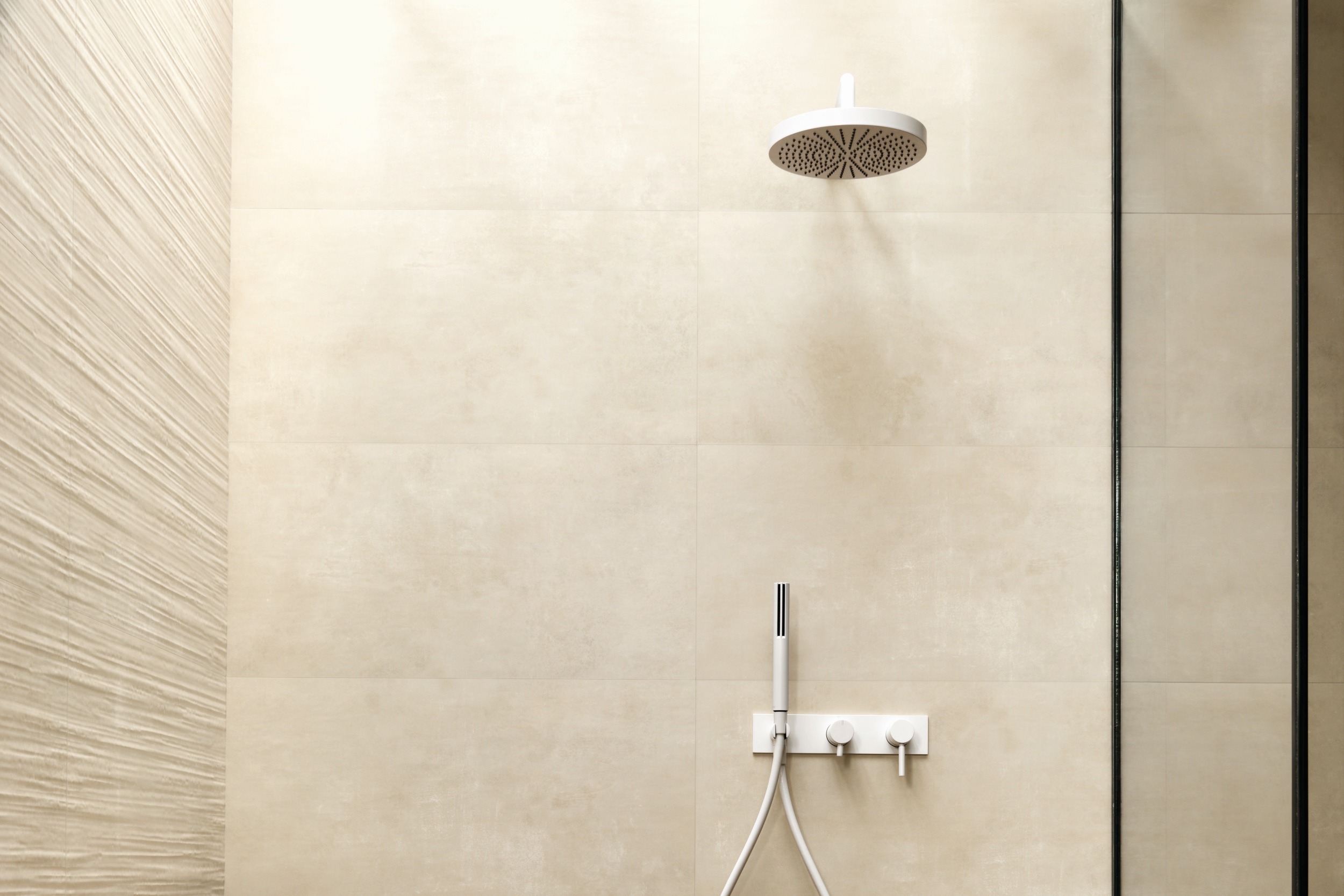 Fliese Betonoptik Atlas Concorde Boost Pro Ivory creme beige in der Dusche