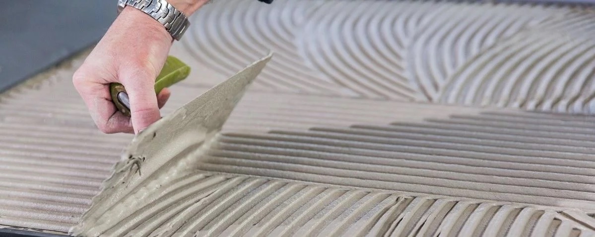 Fliesen kleben