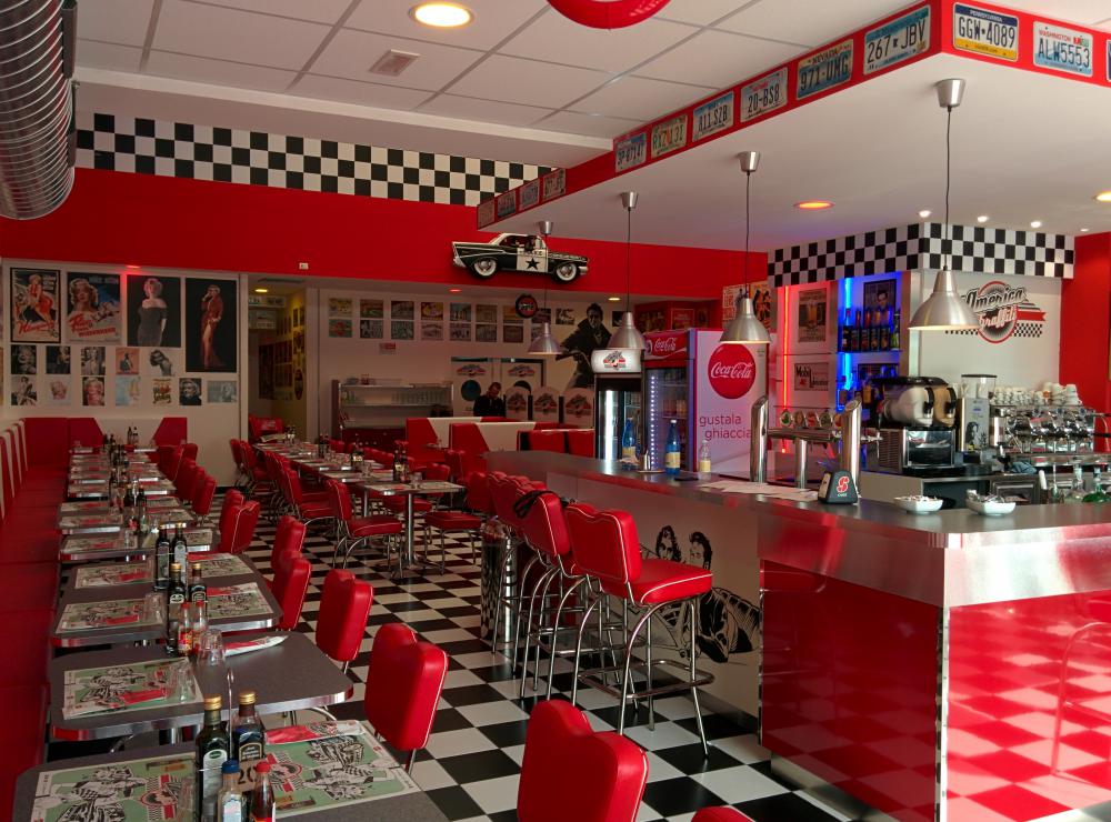 Fliese Schachbrett schwarz weiß Verlegung Bodenfliese schwarz-weiß