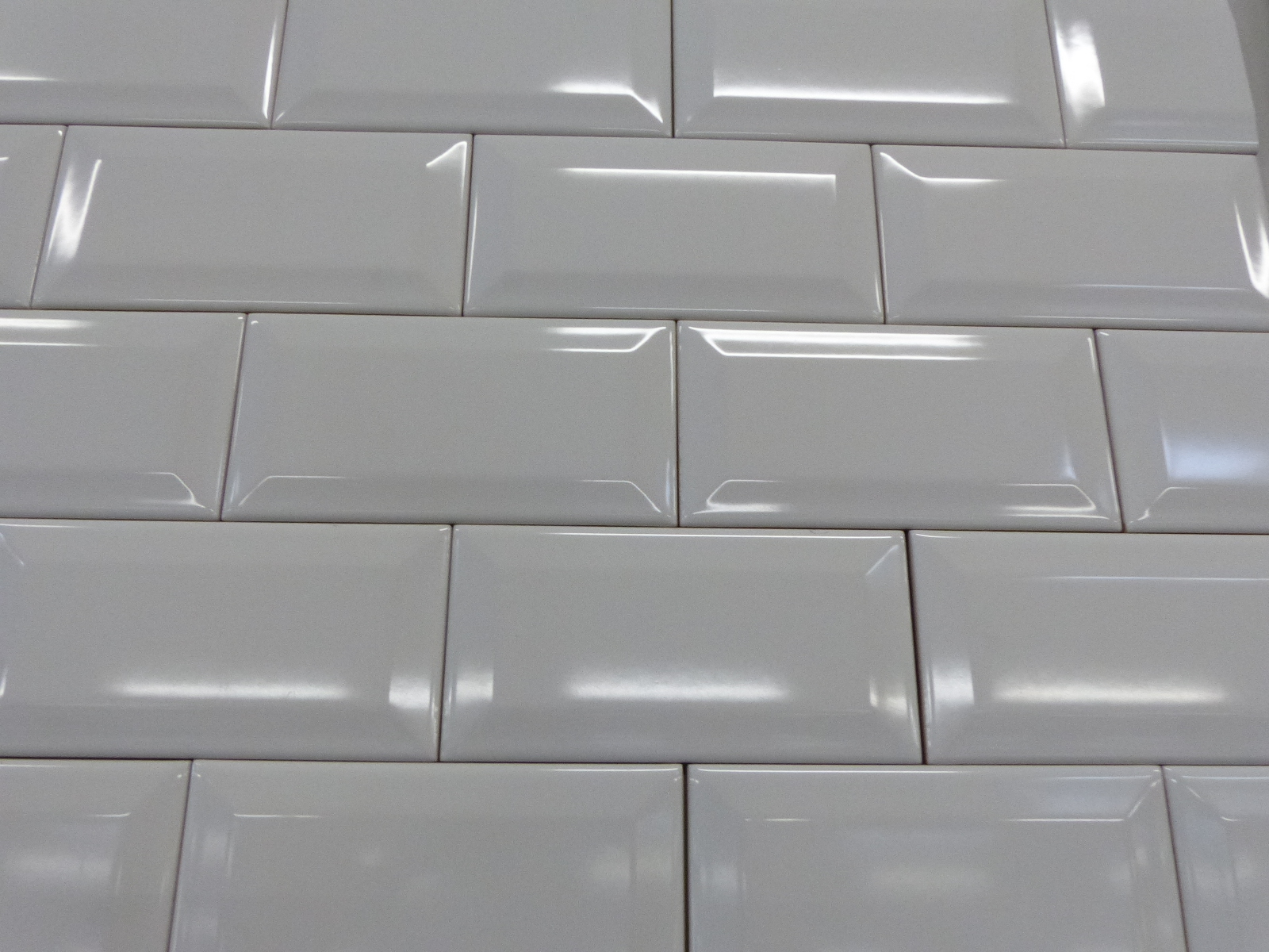 Metro Fliese Subway weiß glänzend  Küchenspiegel Wandfliese Küche Bad Facettenfliese Fabresa