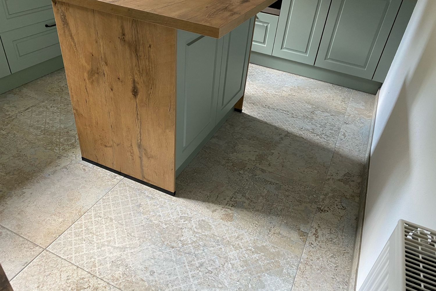 Fliese Ornamente Vintage Teppichoptik beige Carpet Sand natural