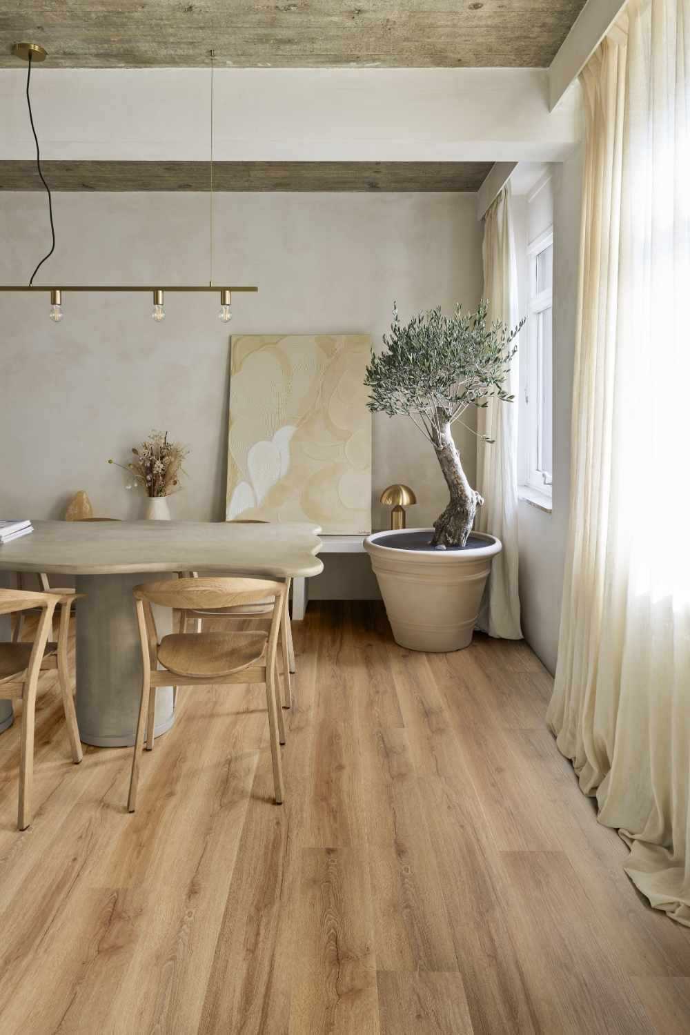 Klick SPC warme Eiche Holzoptik braun 122 x 18 cm "Alpi" Vinylboden mit Trittschalldämmung