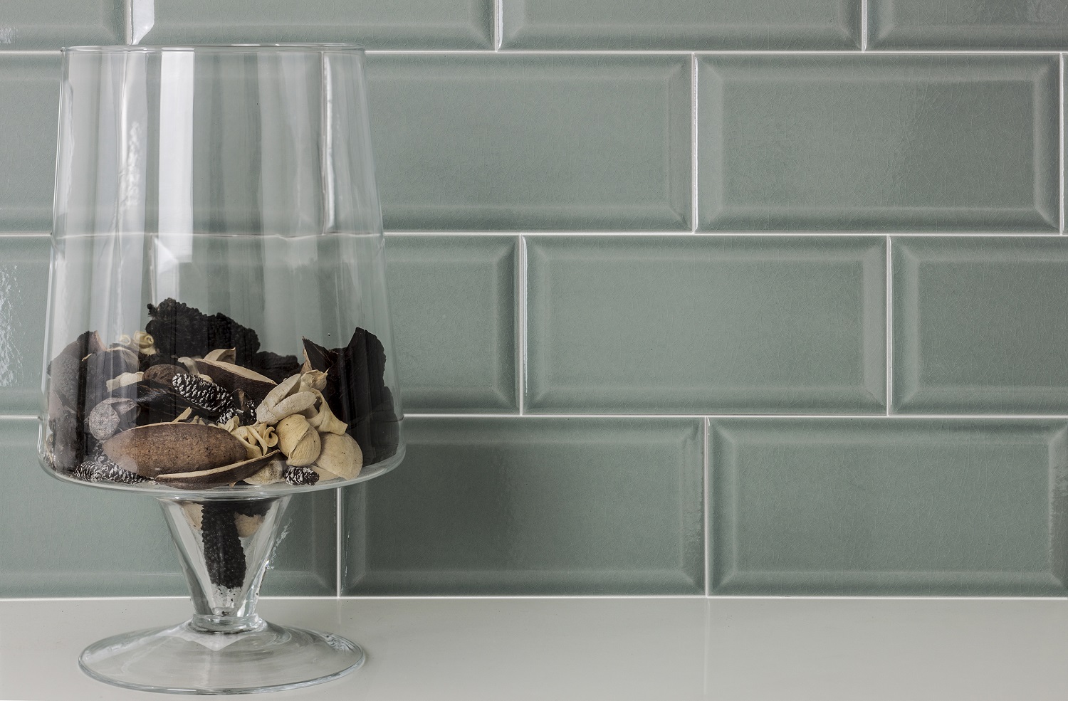 Metro Fliese Craquelé Krakelee antik grau-grün glänzend Facettenfliese