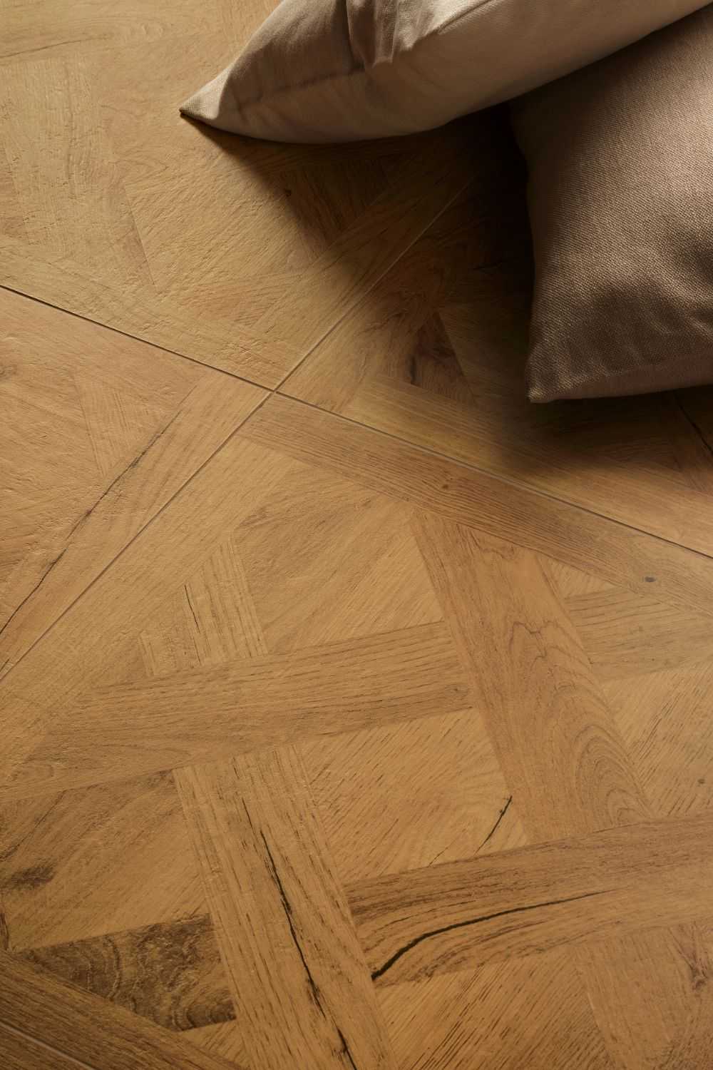 Fliese Holzoptik Dekor  60x60cm warme Eiche I Roveri Rovere Intenso Cassettone