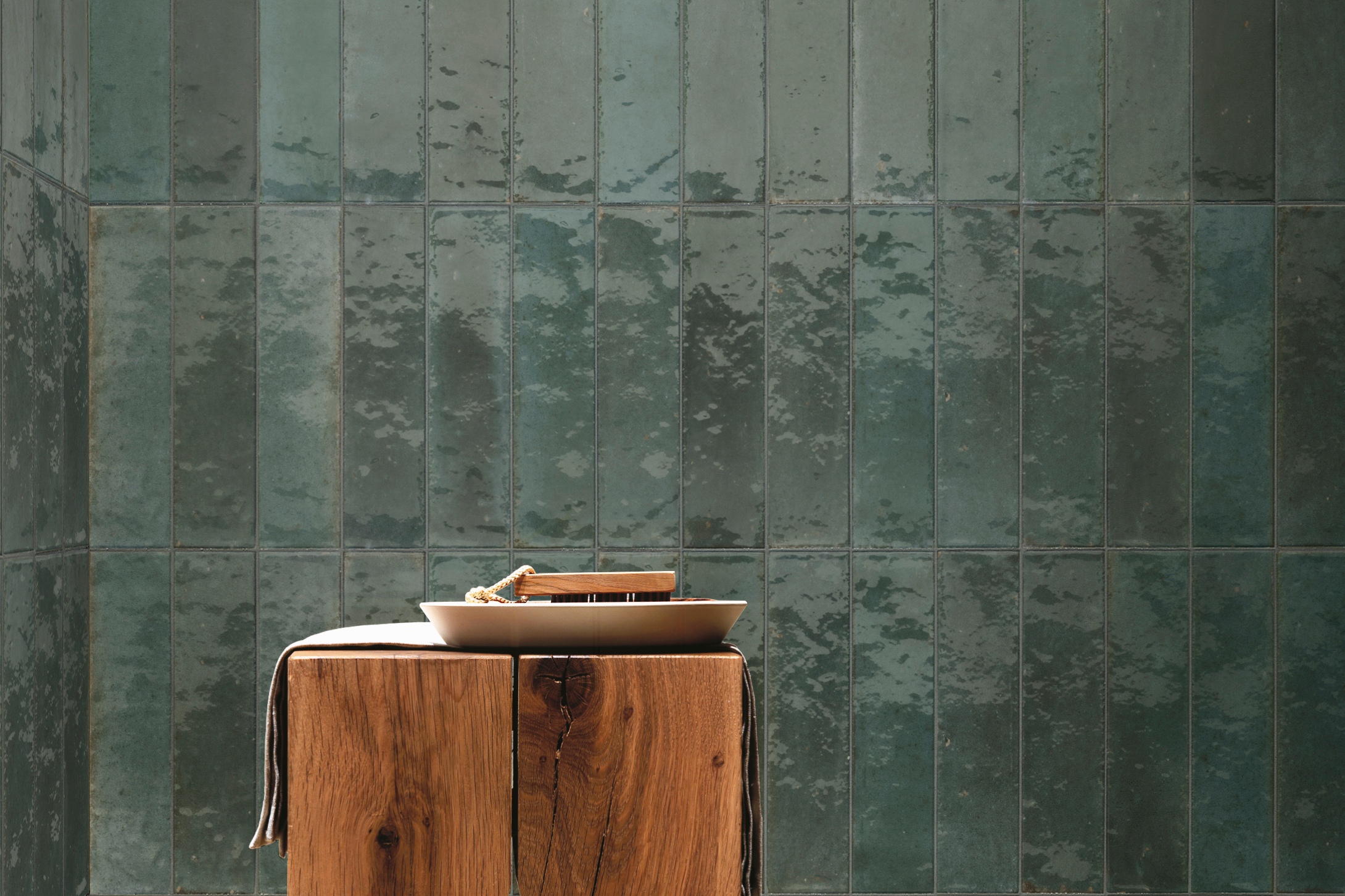 Fliese unregelmäßige Oberfläche 6x24 cm "Look Avio" türkis glänzend Ragno by Marazzi