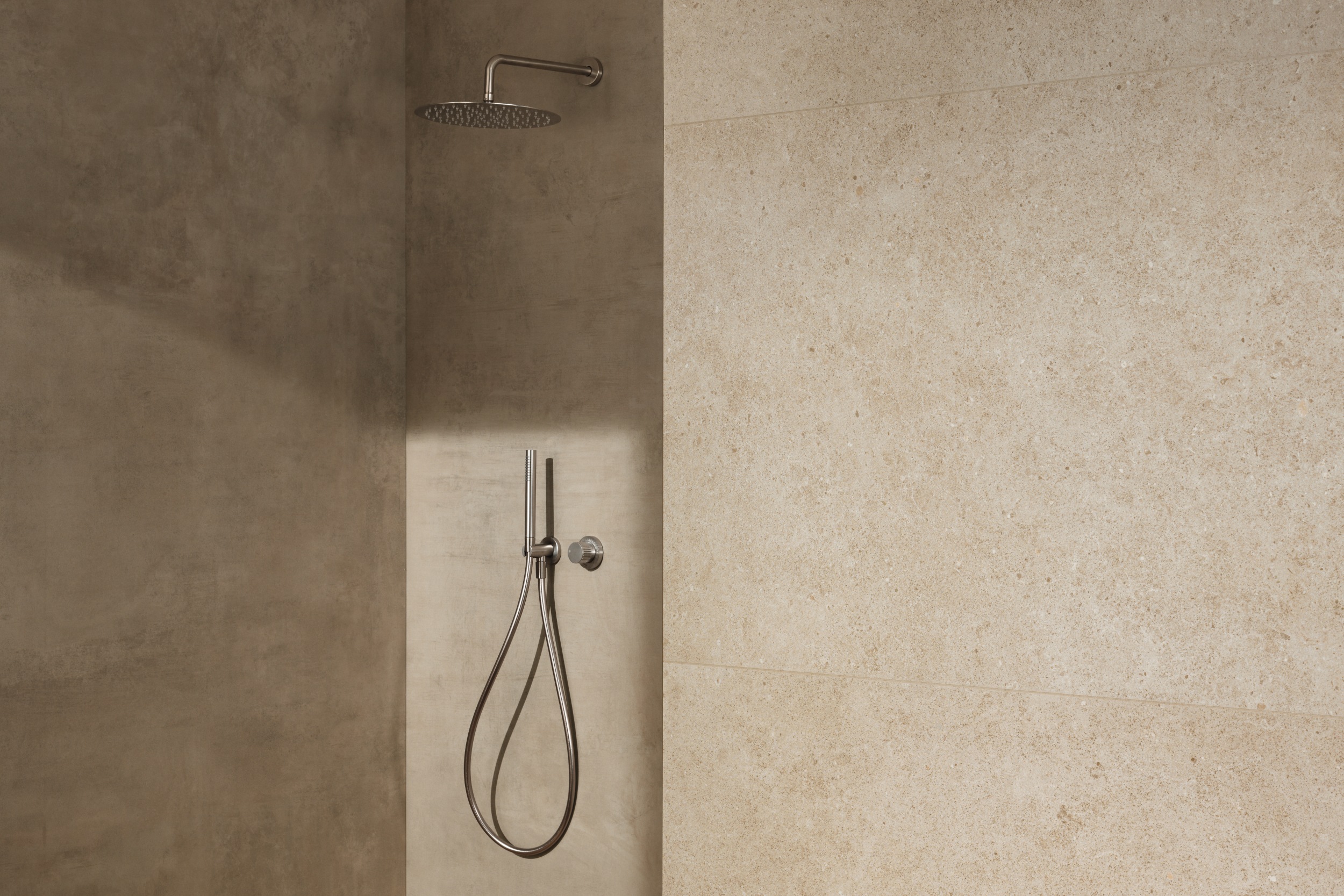 Fliese Steinoptik Atlas Concorde Boost Stone Ivory creme beige in der Dusche