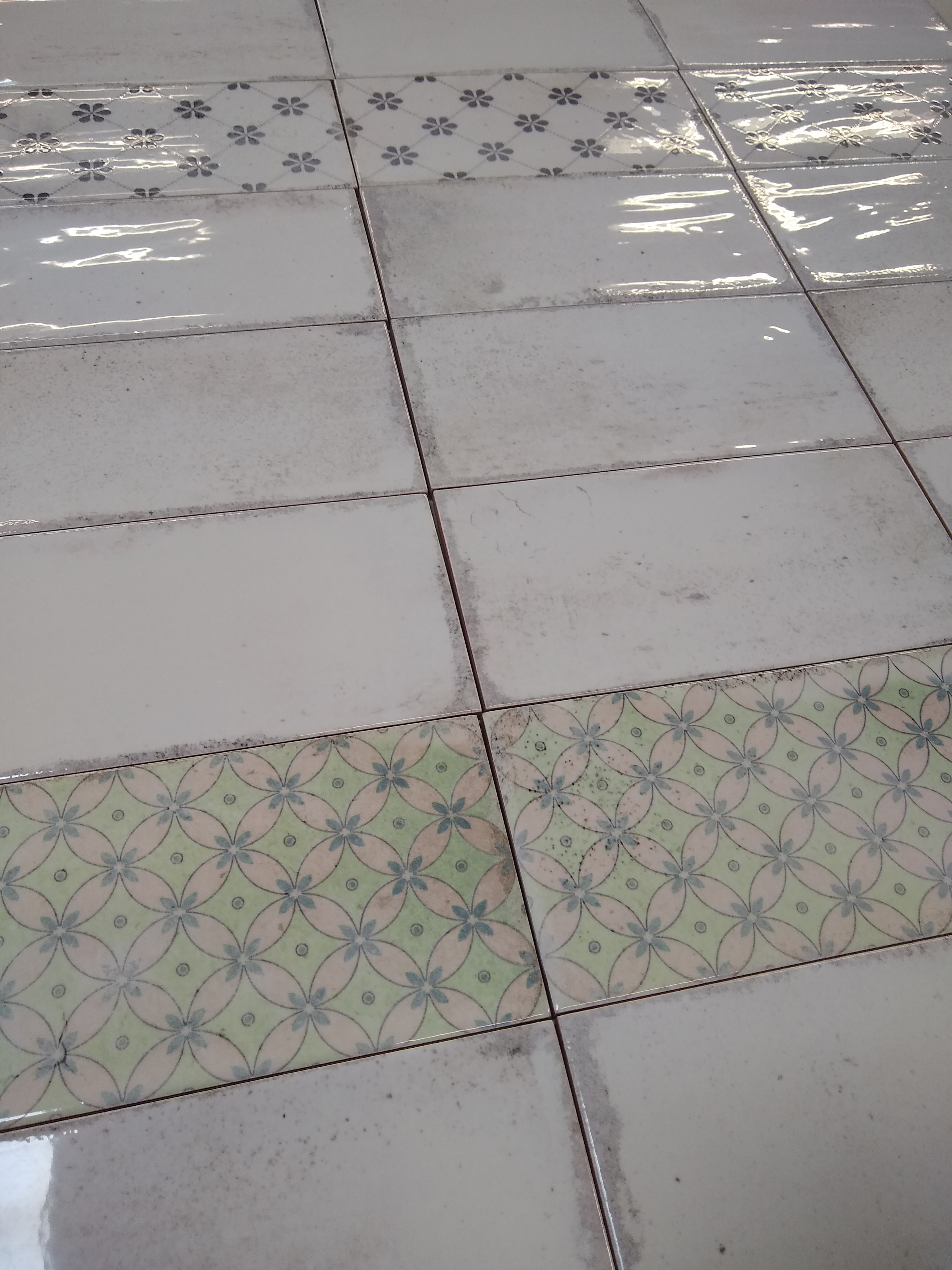 Wandfliese glasiert gewellt mediterran Retro Vintage weiß glänzend Vita Bianco Fabresa