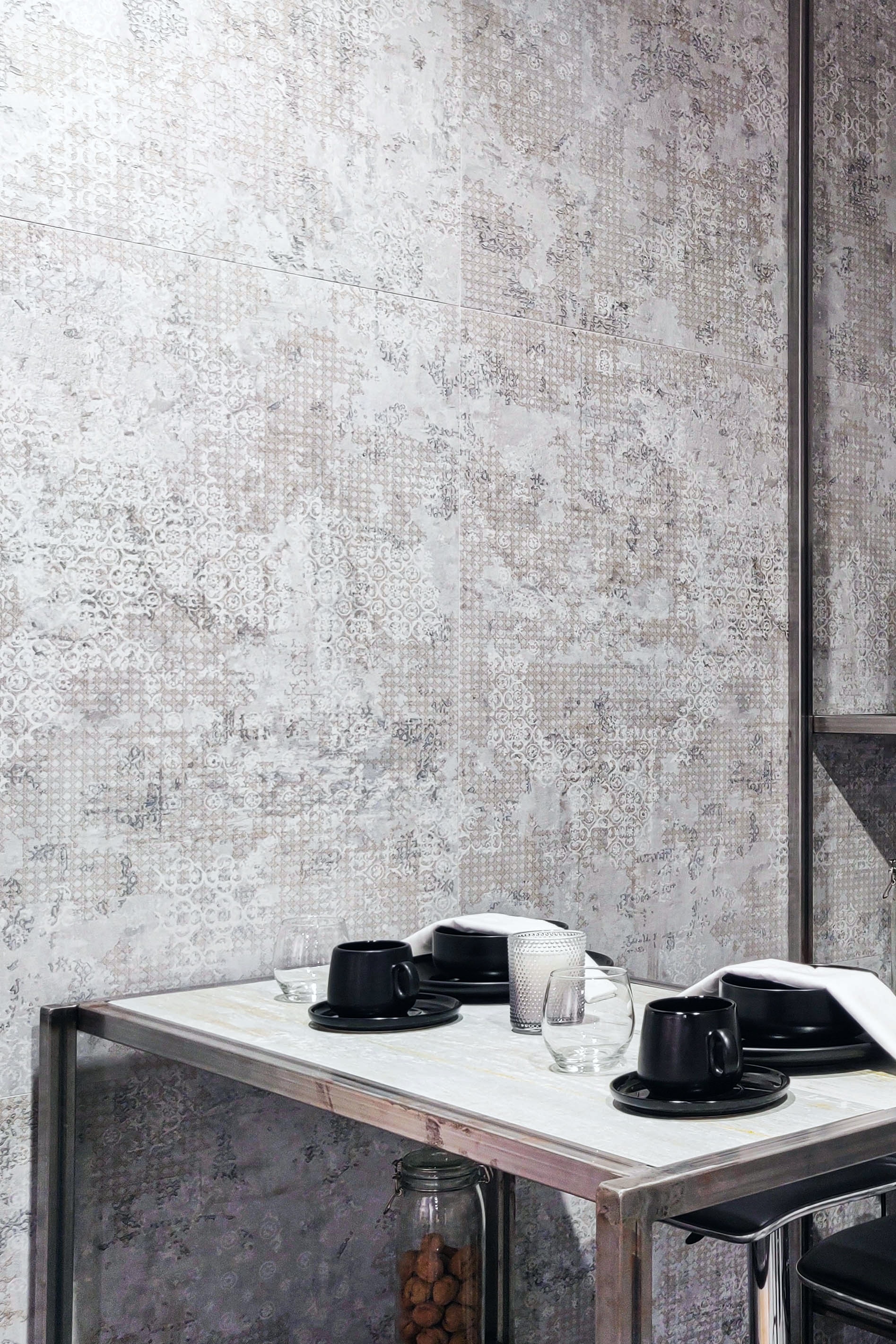 Aparici Wandfliese Teppichoptik Rug Grey im Wohnzimmer Fliese Vintageoptik grau