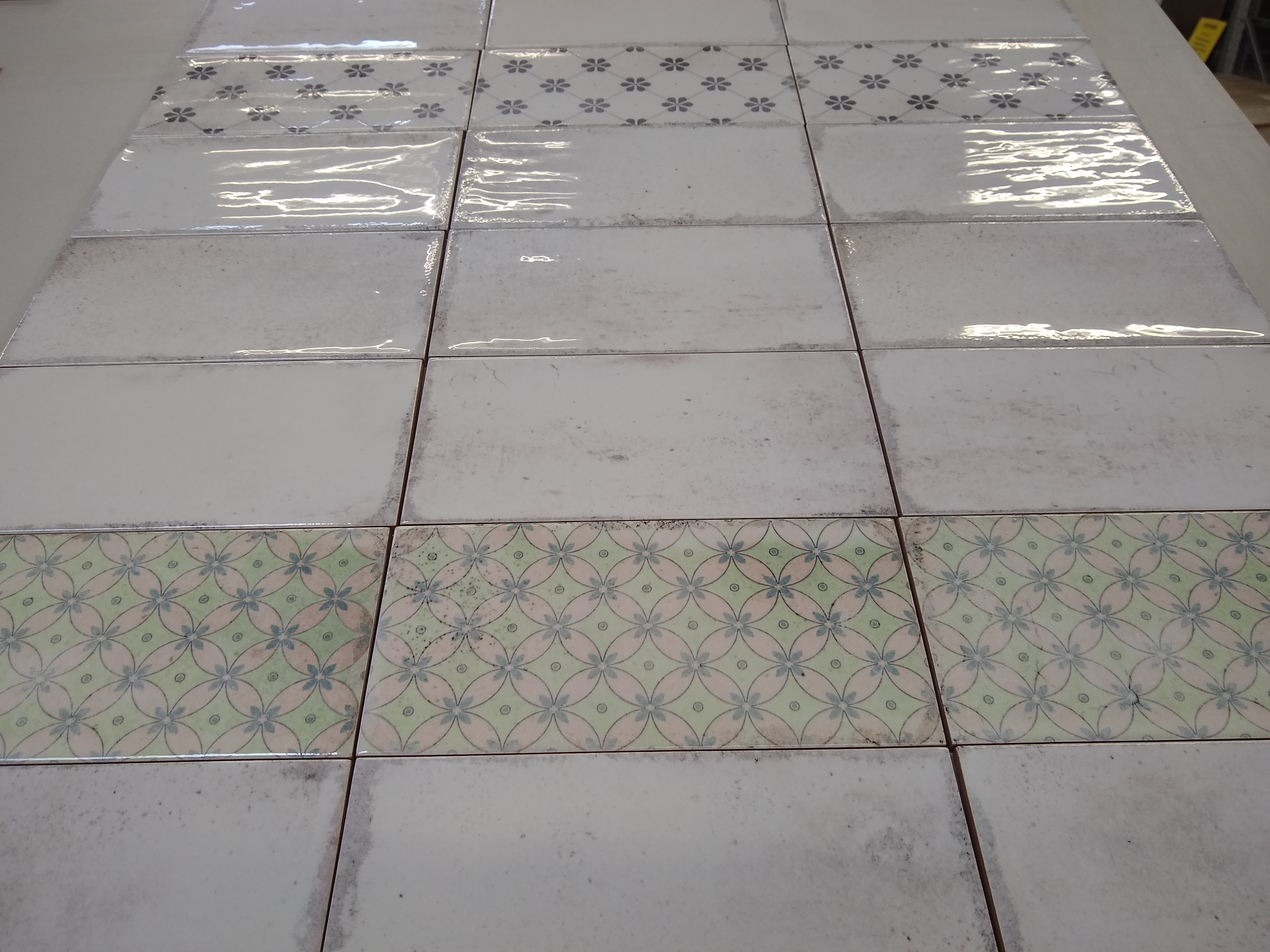 Wandfliese glasiert gewellt mediterran Retro Vintage weiß glänzend Vita Bianco Fabresa