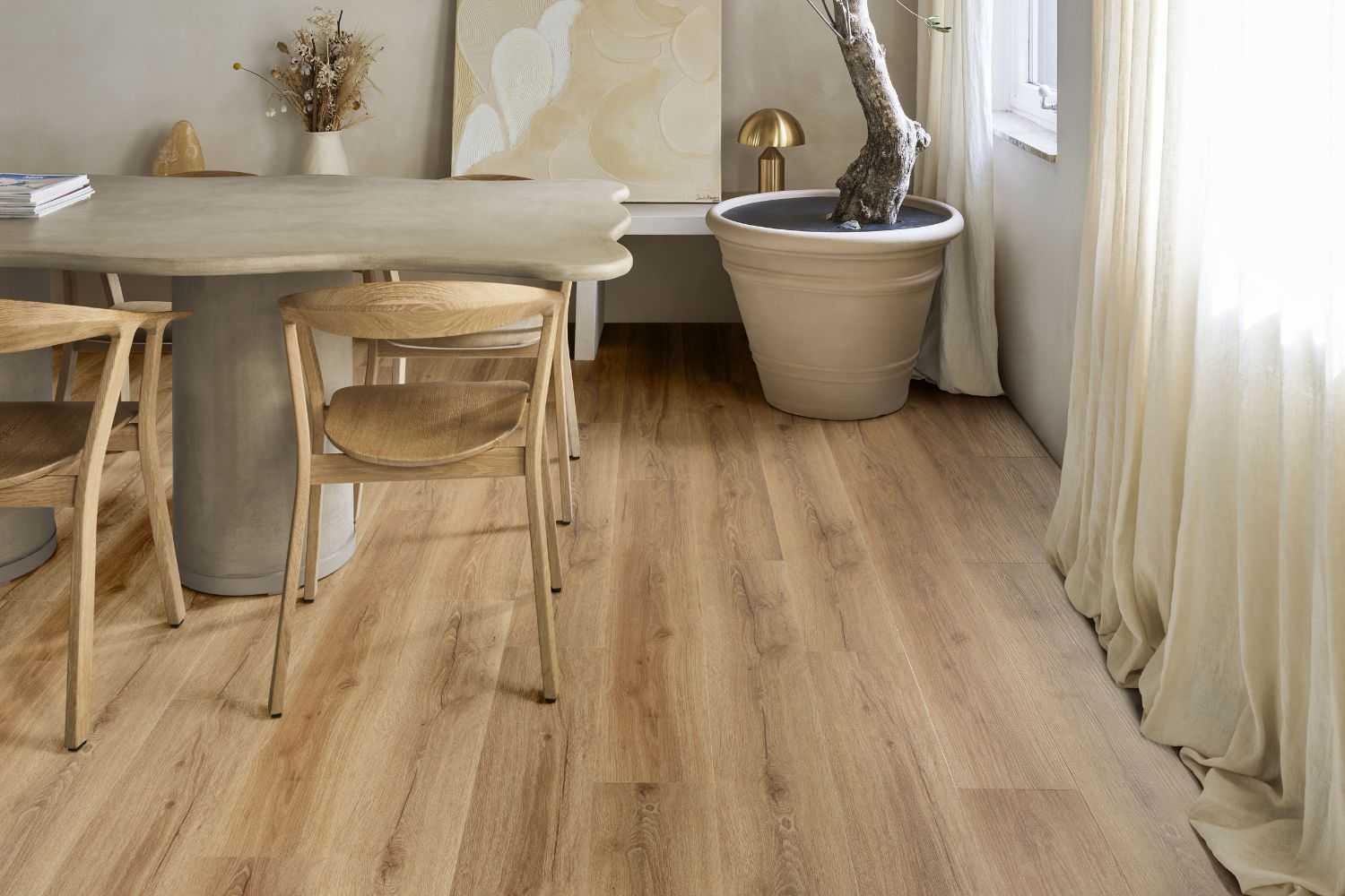 Klick SPC warme Eiche Holzoptik braun 122 x 18 cm "Alpi" Vinylboden mit Trittschalldämmung