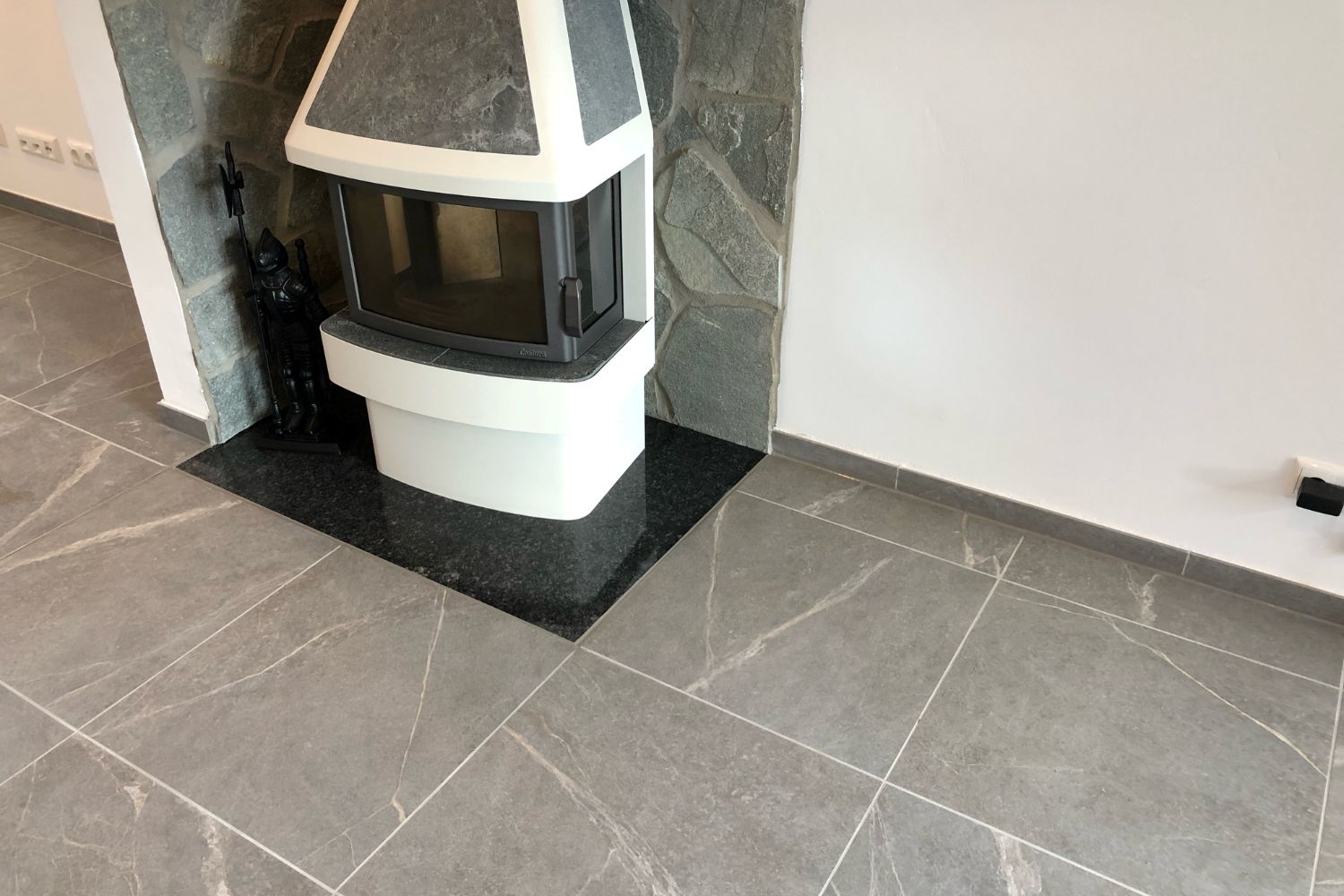 Fliese Speckstein-Optik grau matt Soap Stone Grey Cercom