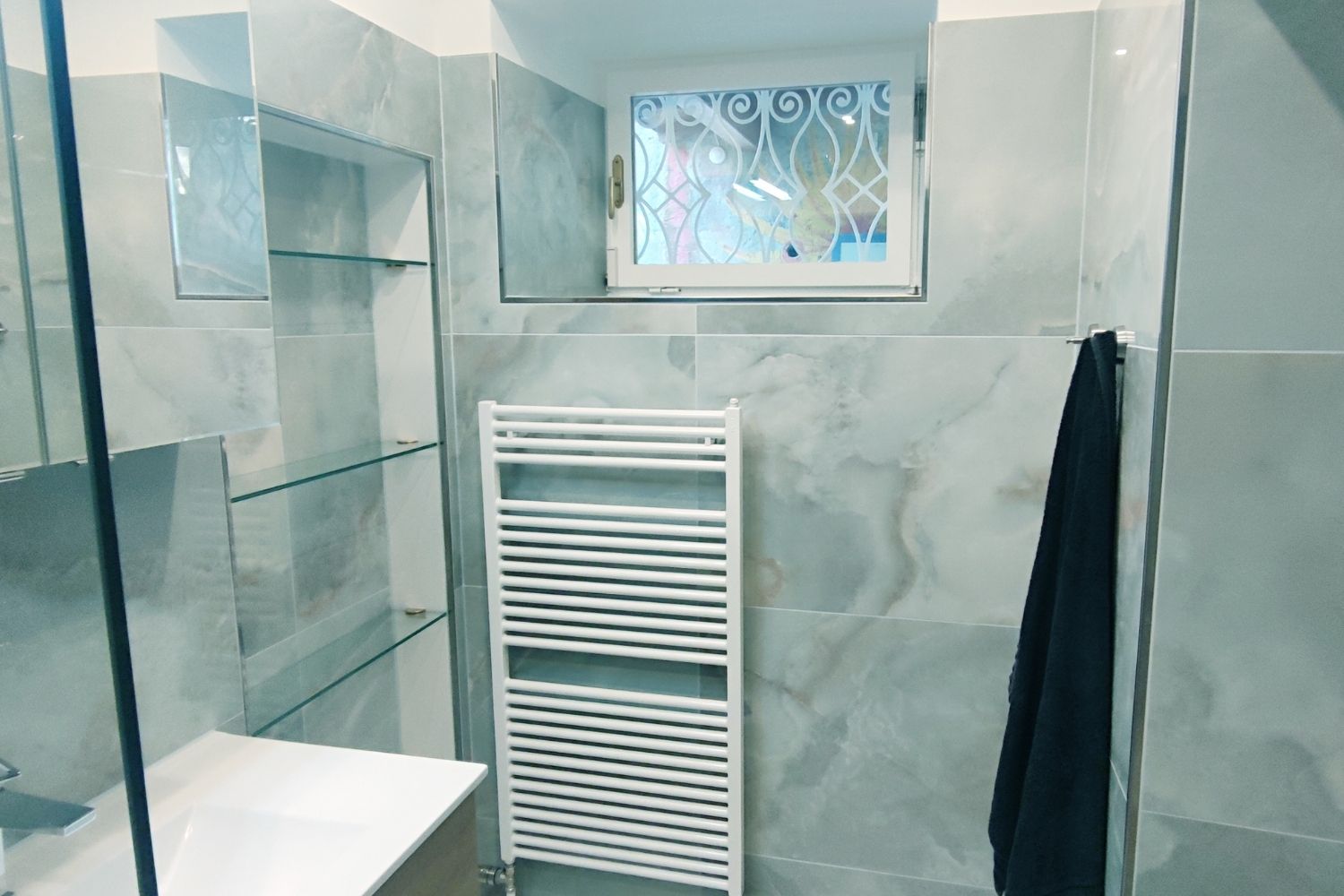 Fliese Achat-Optik grau-blau marmoriert glänzend poliert kalibriert Onix Pearl