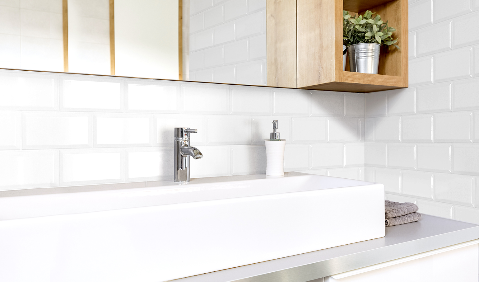 Metro Fliese Subway weiß glänzend  Küchenspiegel Wandfliese Küche Bad Facettenfliese Fabresa